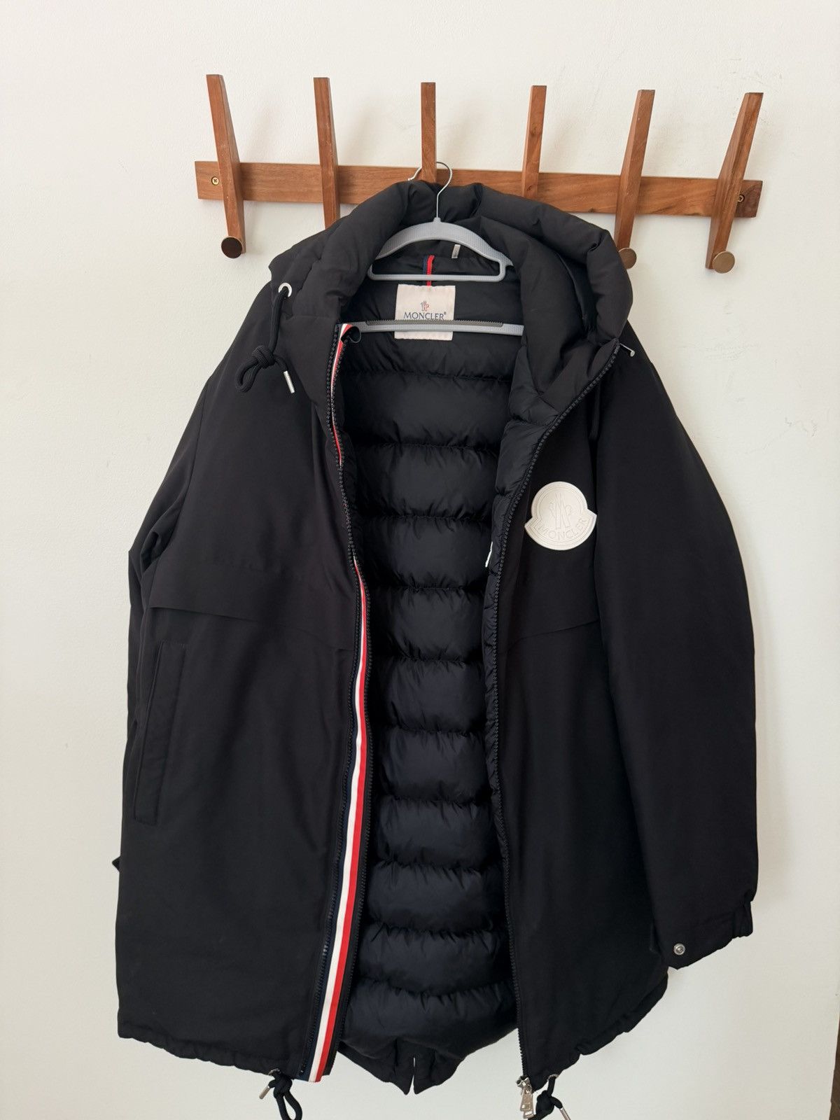 Moncler Moncler Charnier Down Parka Jacket Black Logo Arm Size L Size US L / EU 52-54 / 3 - 1 Thumbnail