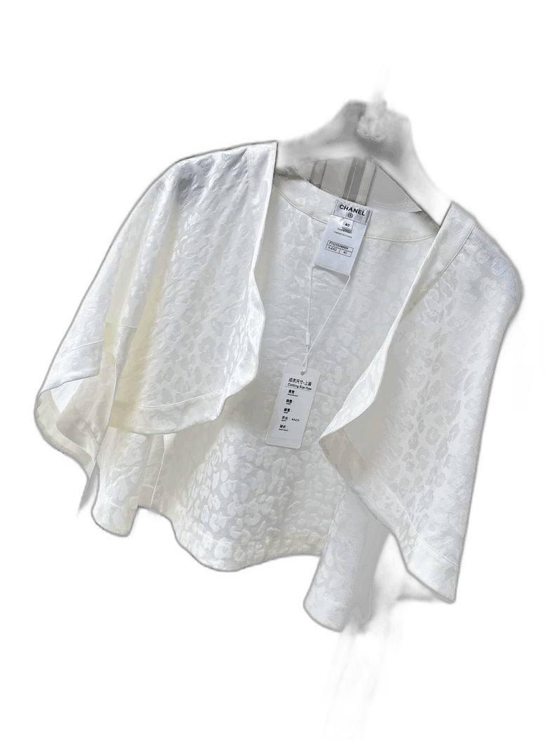 Chanel Chanel 23A White Silk Shawl Cardigan Size M / US 6-8 / IT 42-44 - 1 Thumbnail