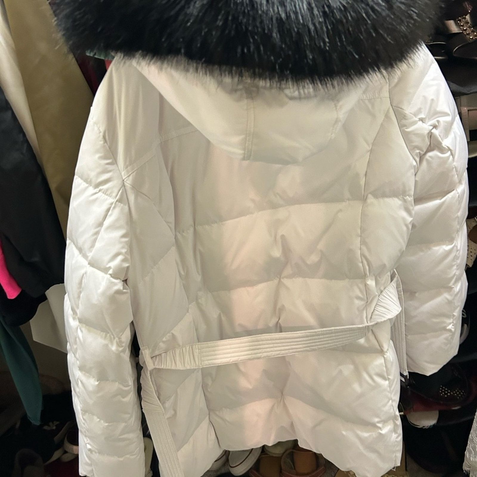 Michael Kors NWOT MICHAEL KORS PUFFER JACKET WITH FAUX FUR AND BELT HEAVY Size L / US 10 / IT 46 - 3 Thumbnail