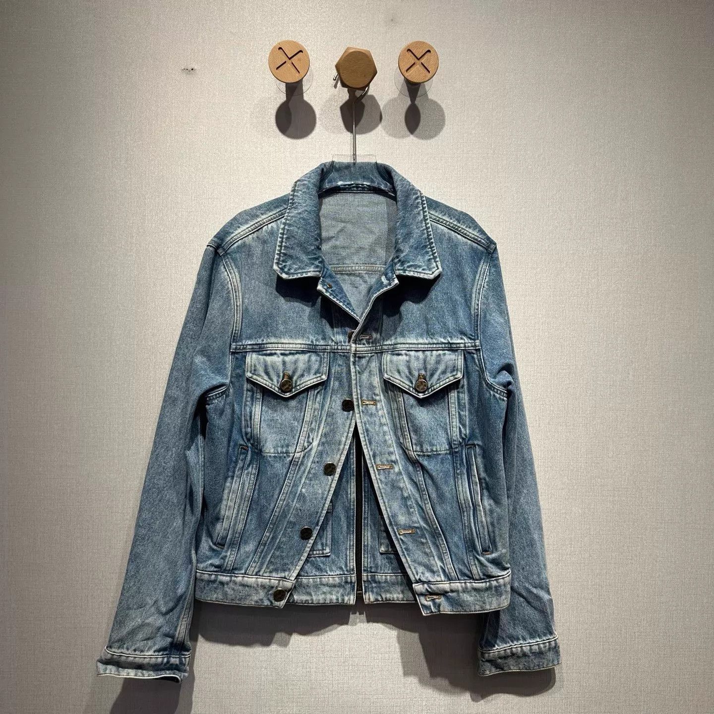 Louis Vuitton LV Blue Washed Two-Tone Denim Jacket Size 46 Size US S / EU 44-46 / 1 - 1 Thumbnail