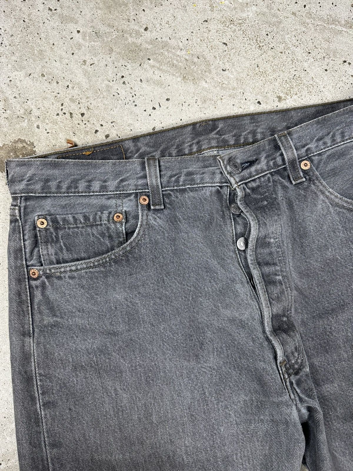 Levi's Vintage 1995 Levi’s 501 Gray Denim Pants Jeans made in USA Size US 33 - 9 Thumbnail