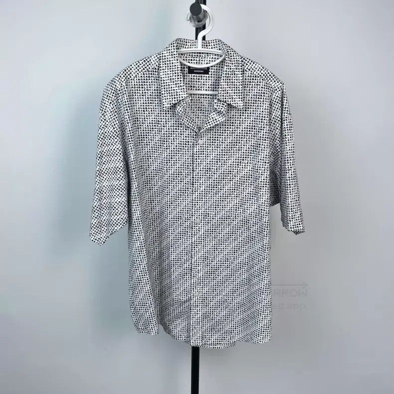 Balenciaga Balenciaga size 37 Letter Logo Printed Short Sleeve Shirt Size US S / EU 44-46 / 1 - 1 Thumbnail