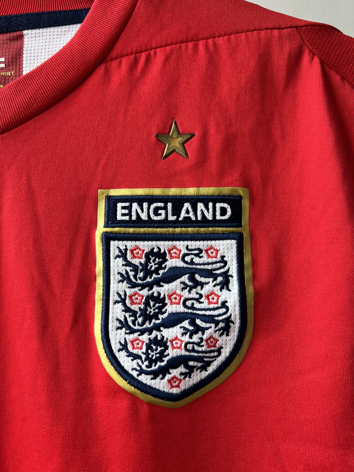 Umbro 2004/06 ENGLAND TEAM AWAY SOCCER JERSEY FOOTBALL SHIRT SZ L Size US L / EU 52-54 / 3 - 5 Thumbnail