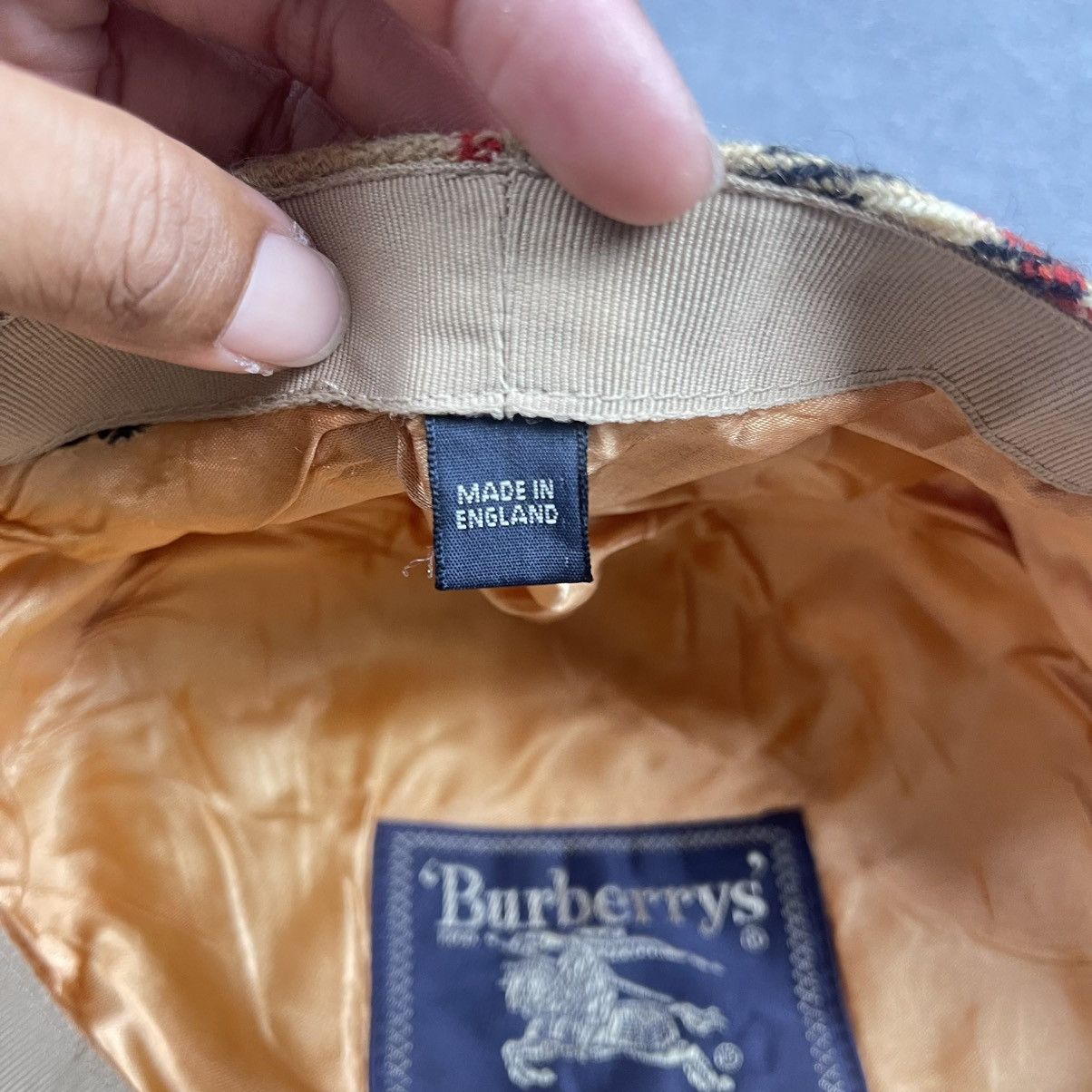 Burberry Burberry’s vintage nova check rare beret wool hat Size ONE SIZE - 9 Thumbnail