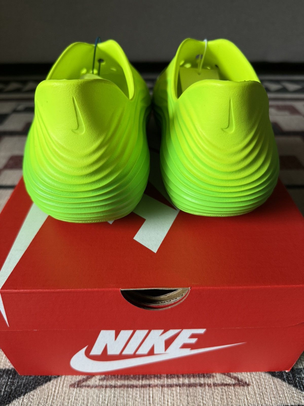 Nike Nike ReactX Rejuven8 Green Strike HV5060-300 Size 10 Size US 10 / EU 43 - 7 Thumbnail