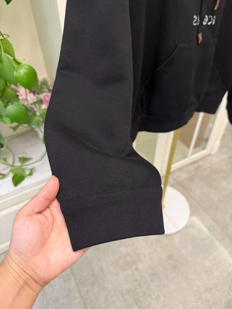 Louis Vuitton Louis Vuitton Classic Black Hoodie for Women-2506 Size M / US 6-8 / IT 42-44 - 2 Thumbnail