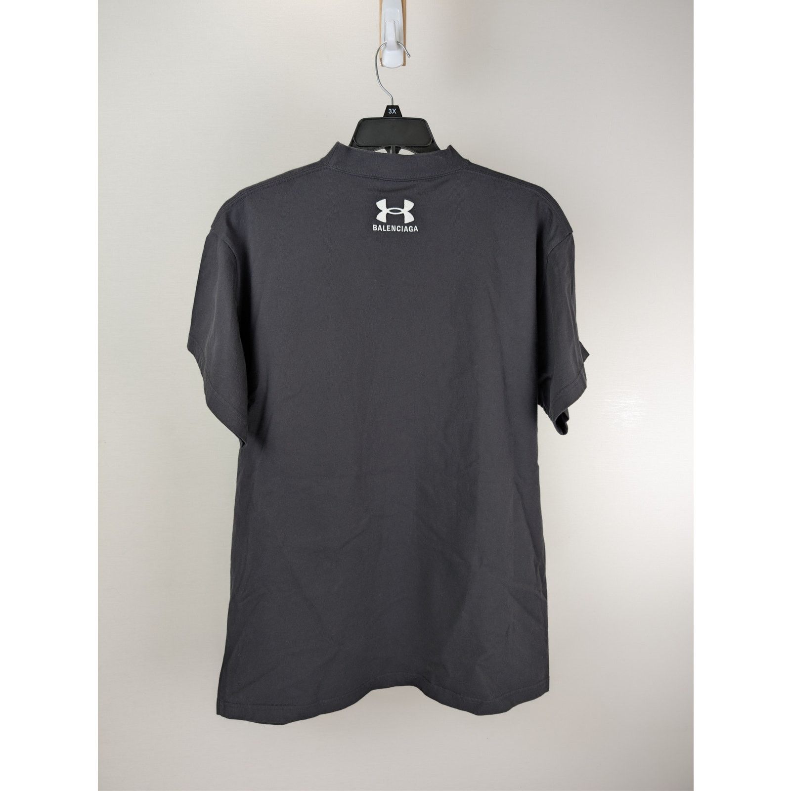 Balenciaga × Under Armour o1rshd1 Vintage Jersey Oversized T-Shirt Washed Black/White Size US XL / EU 56 / 4 - 16 Thumbnail