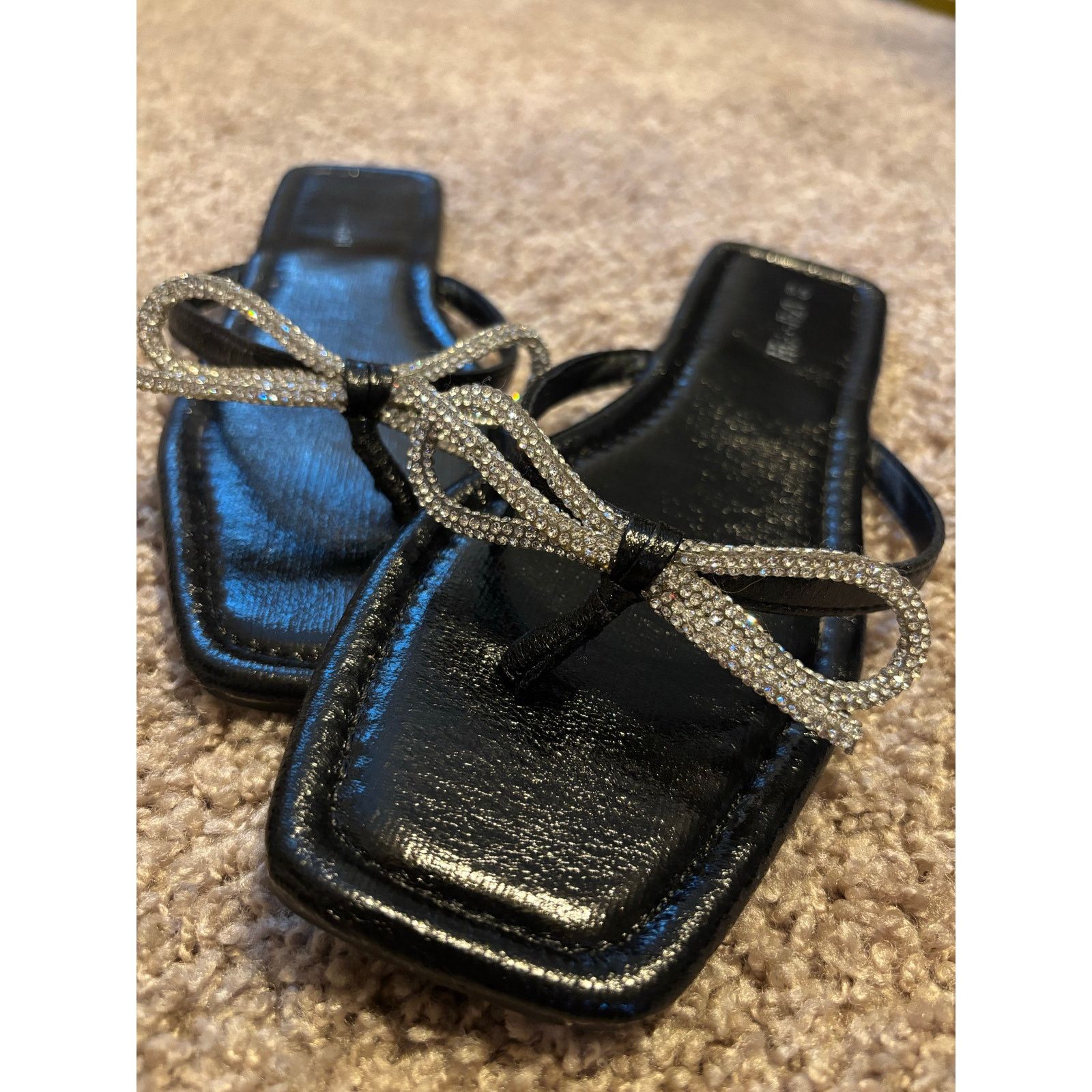 The Unbranded Brand Azarayah Rhinestone Bow Flat Flip Flops Size 8.5 Size US 8.5 / IT 38.5 - 1 Thumbnail