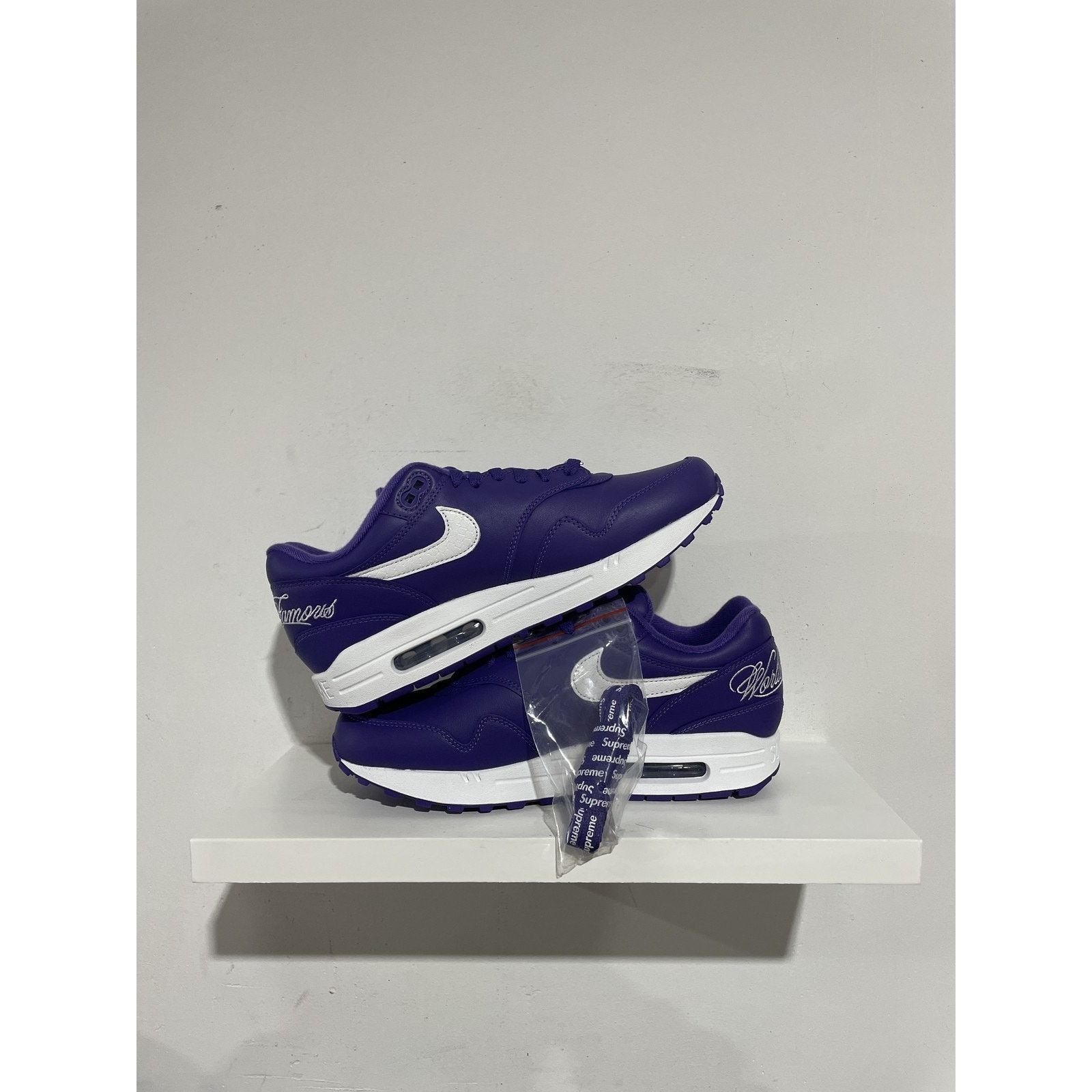 Nike NIKE AIR MAX 1 SUPREME VARSITY PURPLE SIZE 9 NEW OG BOX Size US 9 / EU 42 - 3 Thumbnail