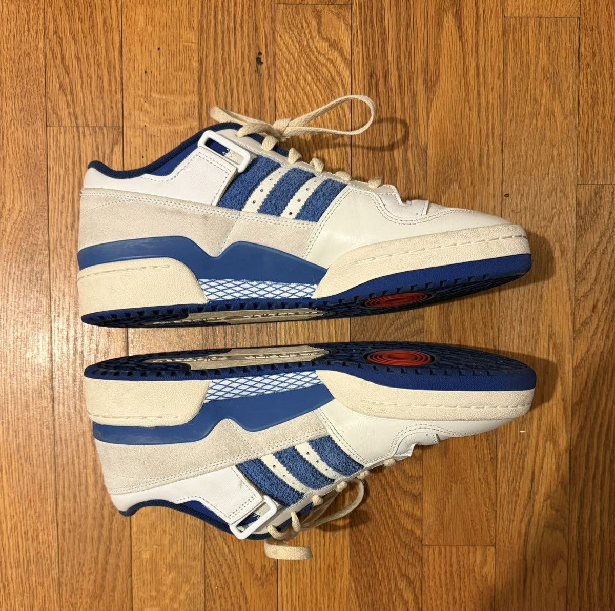 Adidas Adidas forum Size US 10 / EU 43 - 2 Thumbnail
