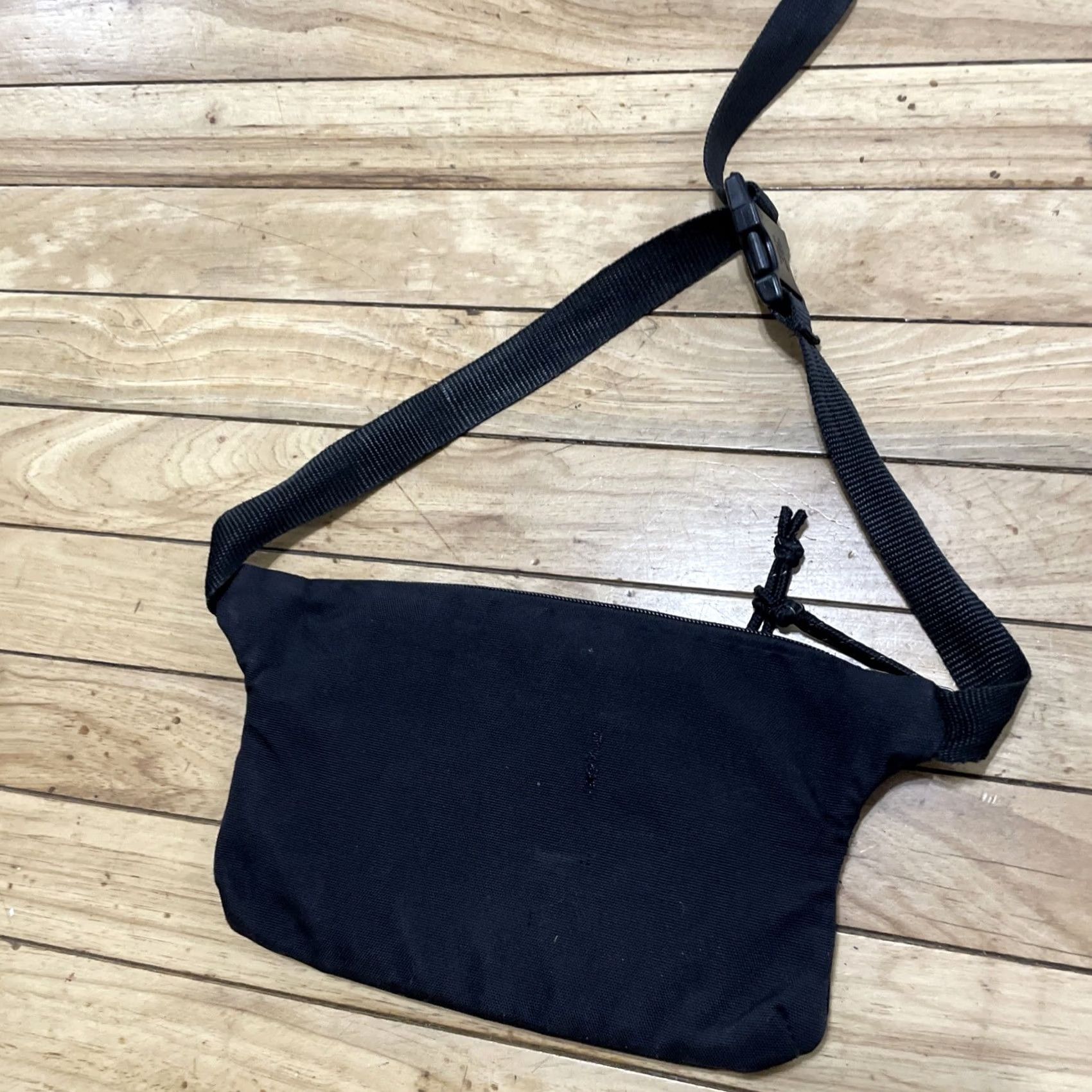 Eastpak Eastpak Vintage 1990s Fanny Pack Crossbody Bag USA Adjustable Strap Black 6x10 Size ONE SIZE - 3 Thumbnail