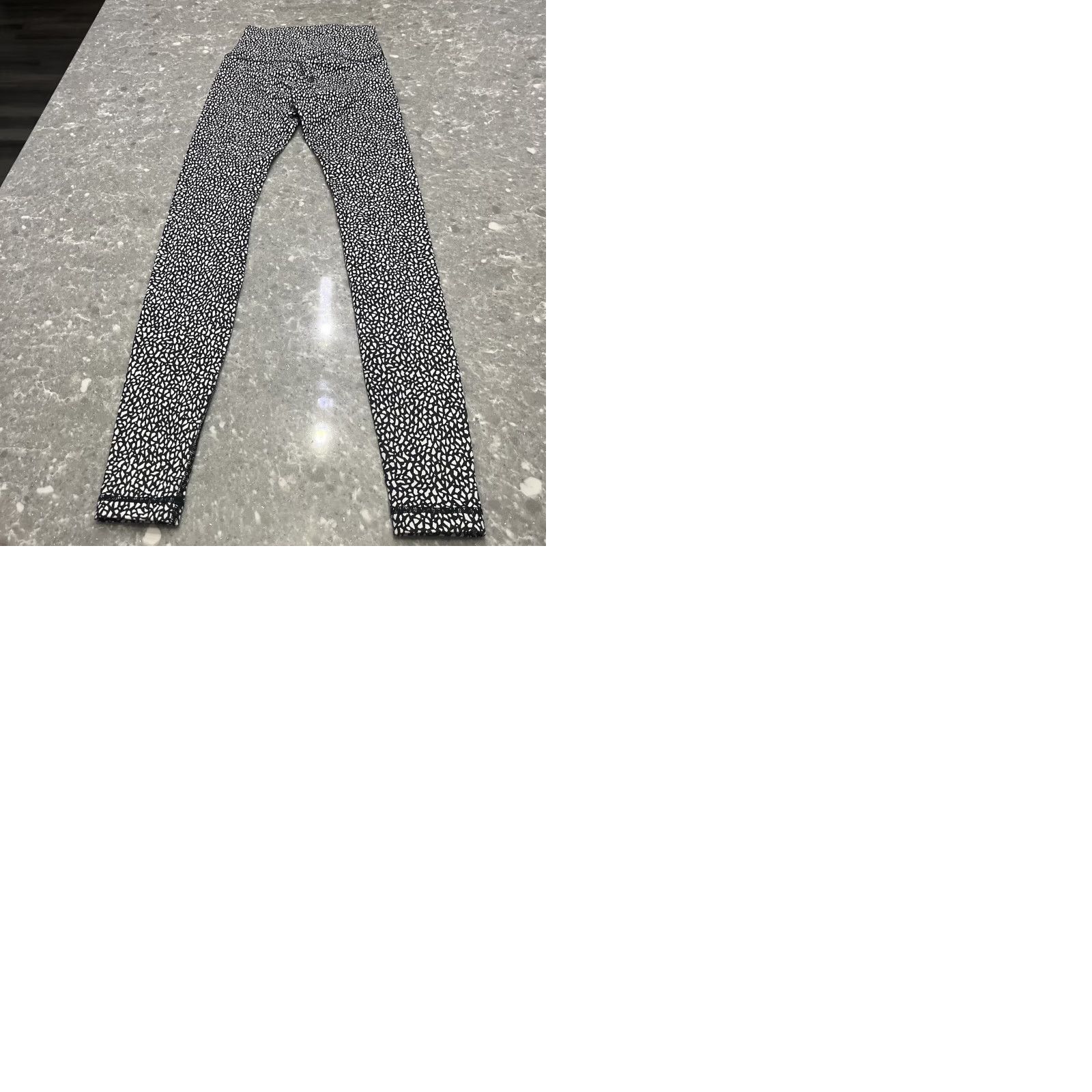 Lululemon Lululemon Wunder Under Pant Hi-Rise Miss Mosaic Black White 4 Multicolor Full On Luon Knit Size 27" / US 4 / IT 40 - 9 Thumbnail