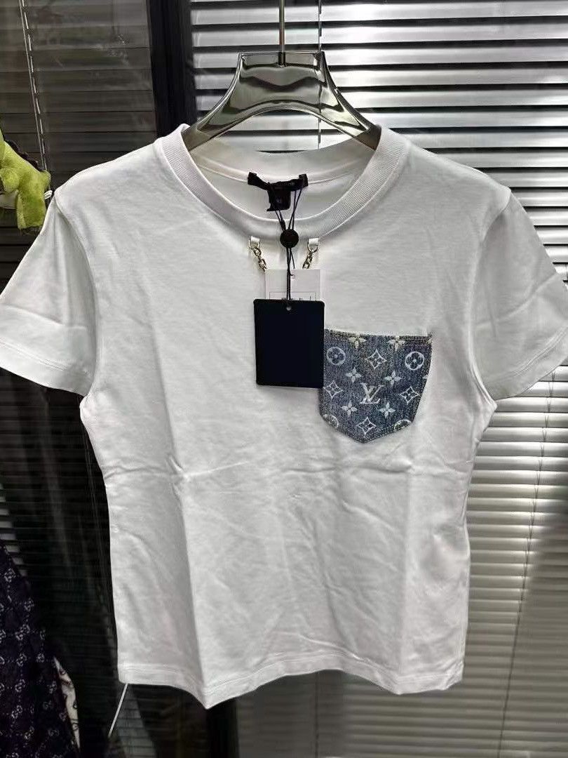 Louis Vuitton Louis Vuitton Monogram Pocket T-Shirt Size XS Size XS / US 0-2 / IT 36-38 - 1 Thumbnail