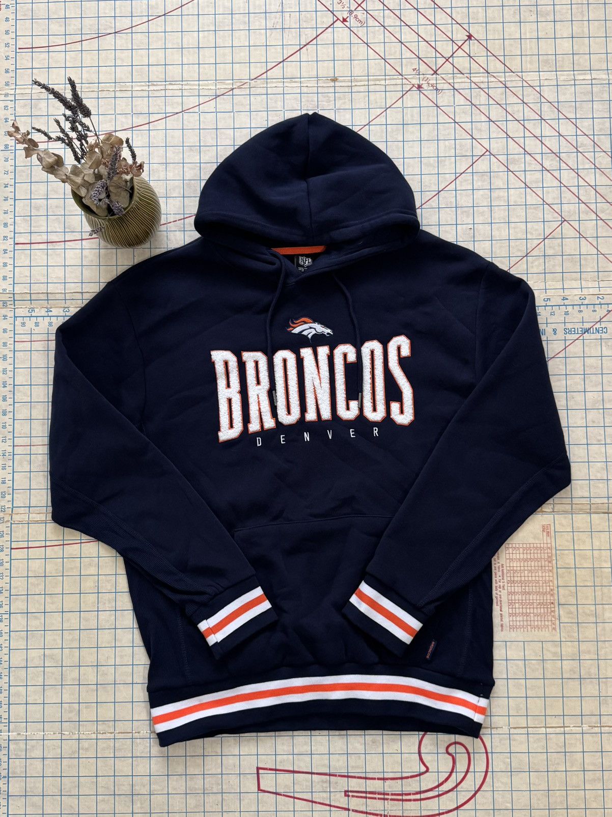 NFL NWOT NFL Team Apparel Denver Broncos Pull Over Hoodie Large Size US L / EU 52-54 / 3 - 5 Thumbnail