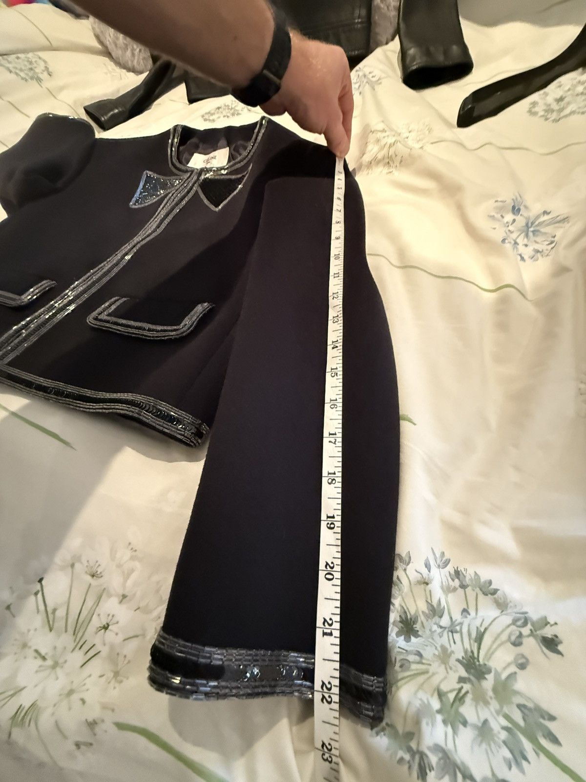 Celine × Hedi Slimane $6.1k 🤑 FW23 Celine Embroidered bow tie cardigan jacket Hedi Size US S / EU 44-46 / 1 - 7 Thumbnail