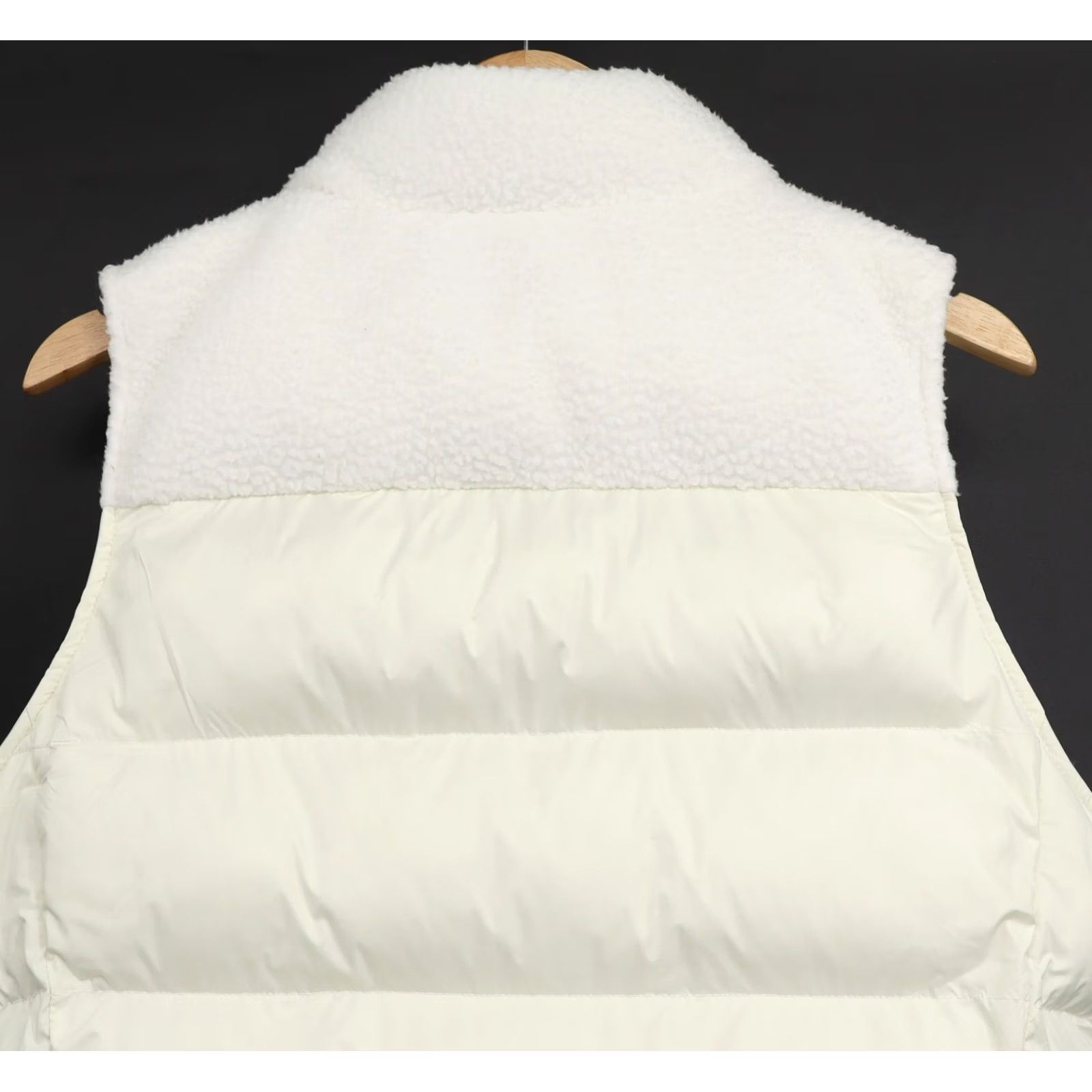 Vineyard Vines Vineyard Vines Vest Quilted Sherpa Puffer Zip L Beige Women's Vest Quilted Zip Full Zip Pockets Casual Outerwear L Size L / US 10 / IT 46 - 4 Thumbnail