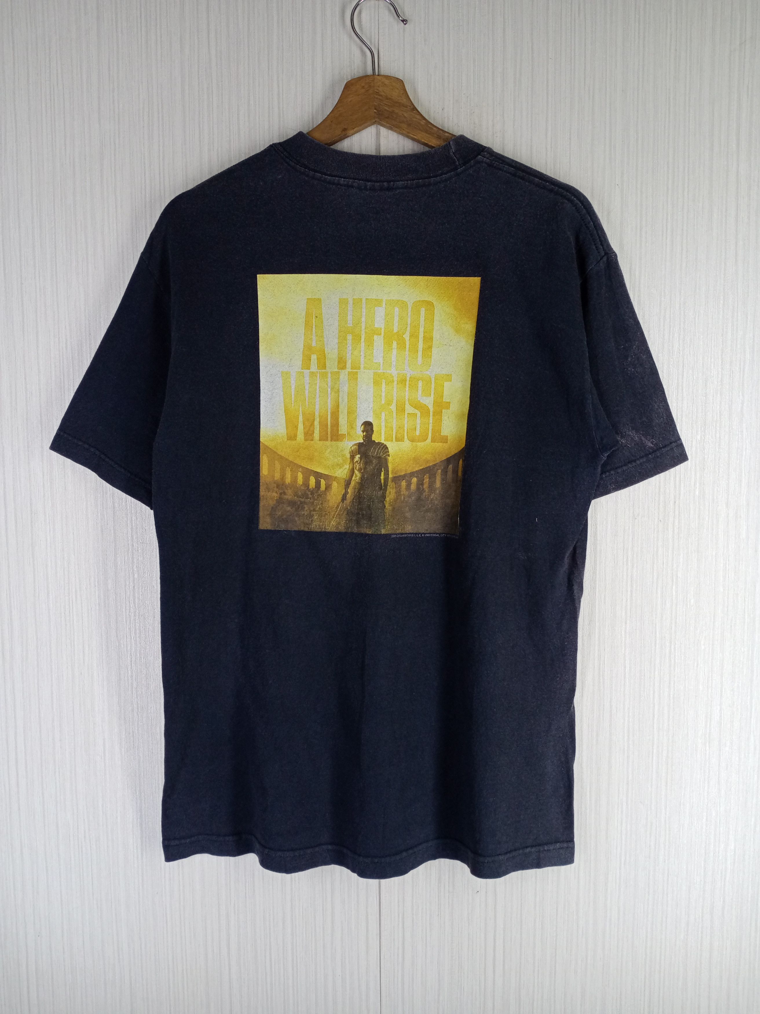 Vintage Rare Vintage 2000 Gladiator Epic Historical Movie Tee Size US M / EU 48-50 / 2 - 2 Thumbnail