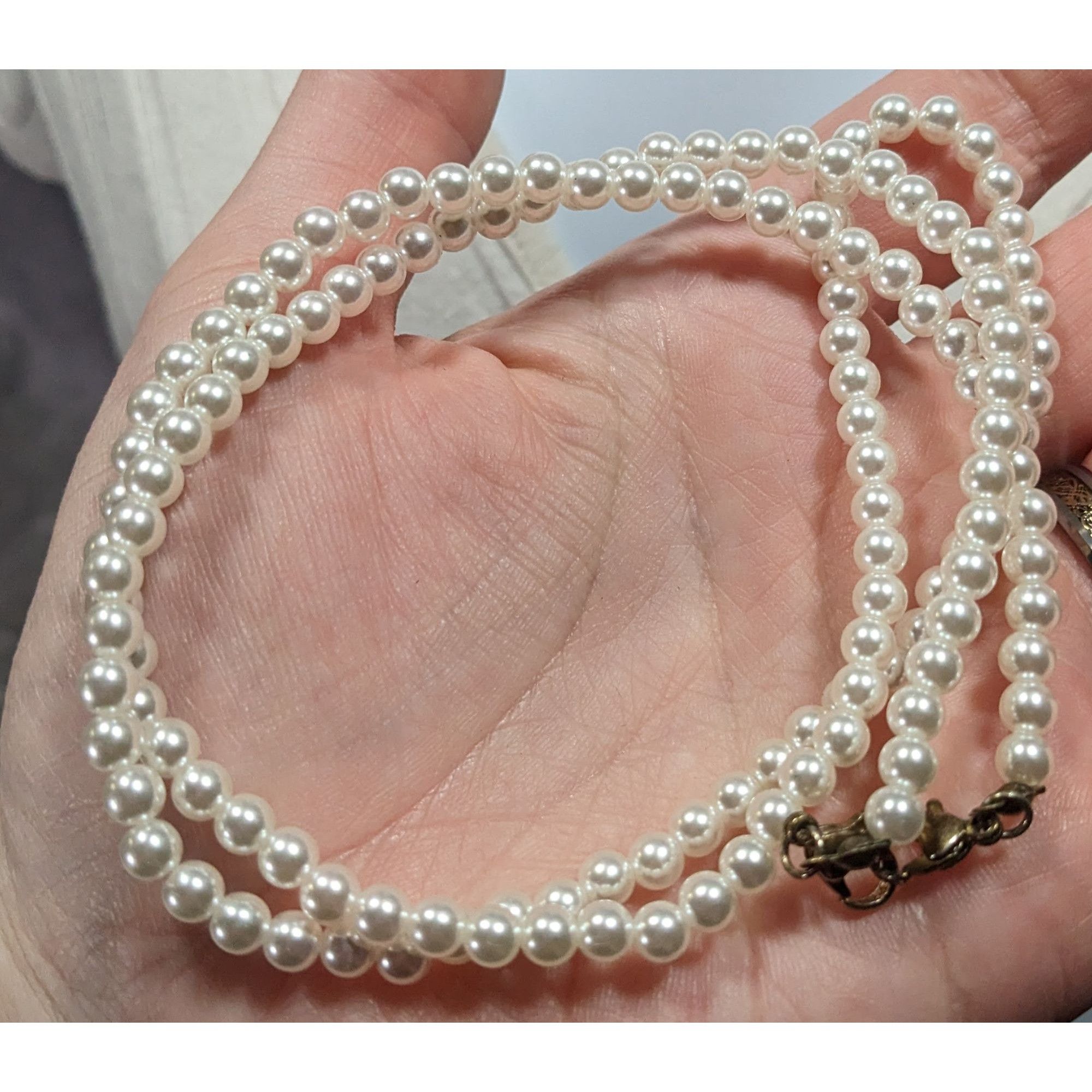 Other Simple Elegant White Faux Pearl Beaded Necklace Size ONE SIZE - 5 Thumbnail
