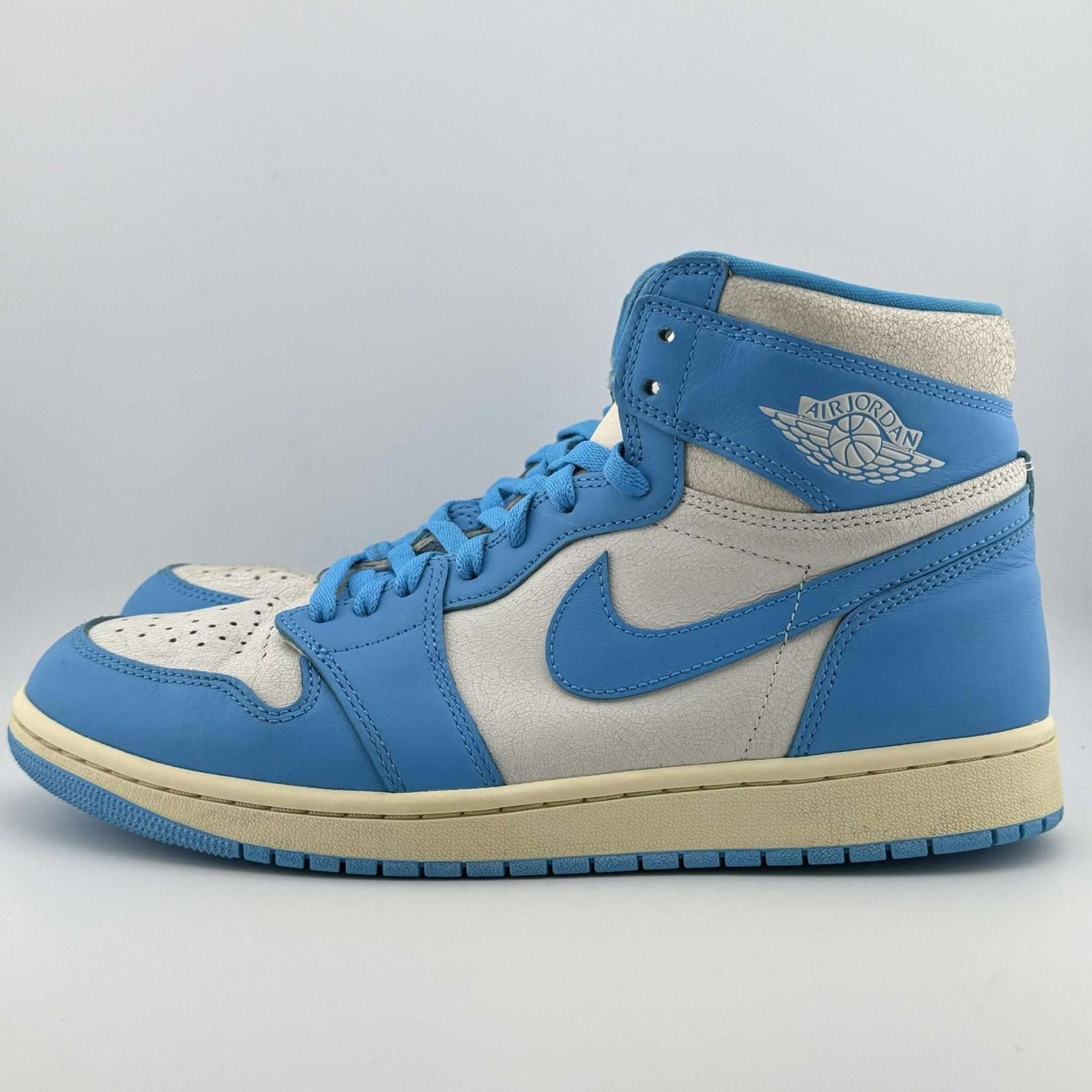 Nike Nike Air Jordan 1 Retro High OG Powder Blue 10.5 Used Size US 10.5 / EU 43-44 - 2 Thumbnail