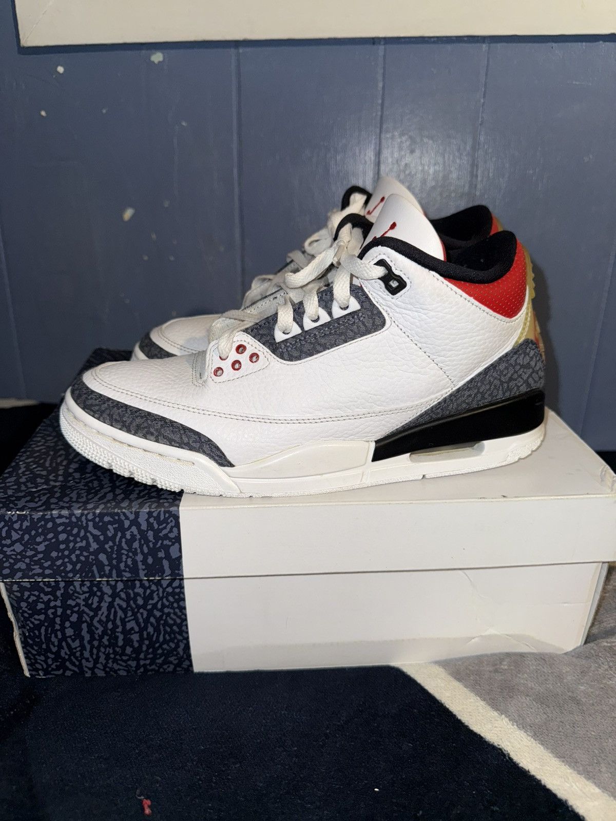 Jordan Brand Jordan Fire Red 3s Size US 8.5 / EU 41-42 - 2 Thumbnail