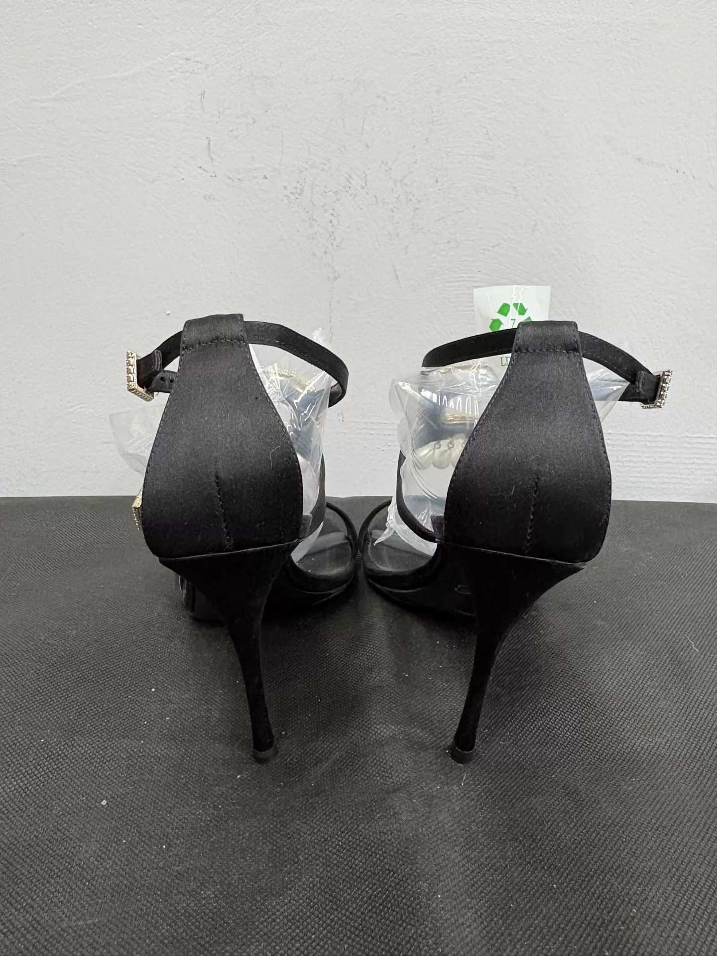 Roger Vivier RV Satin Buckle Crystal Pearl Sandals EUR 37 Size US 6.5 / IT 36.5 - 3 Thumbnail