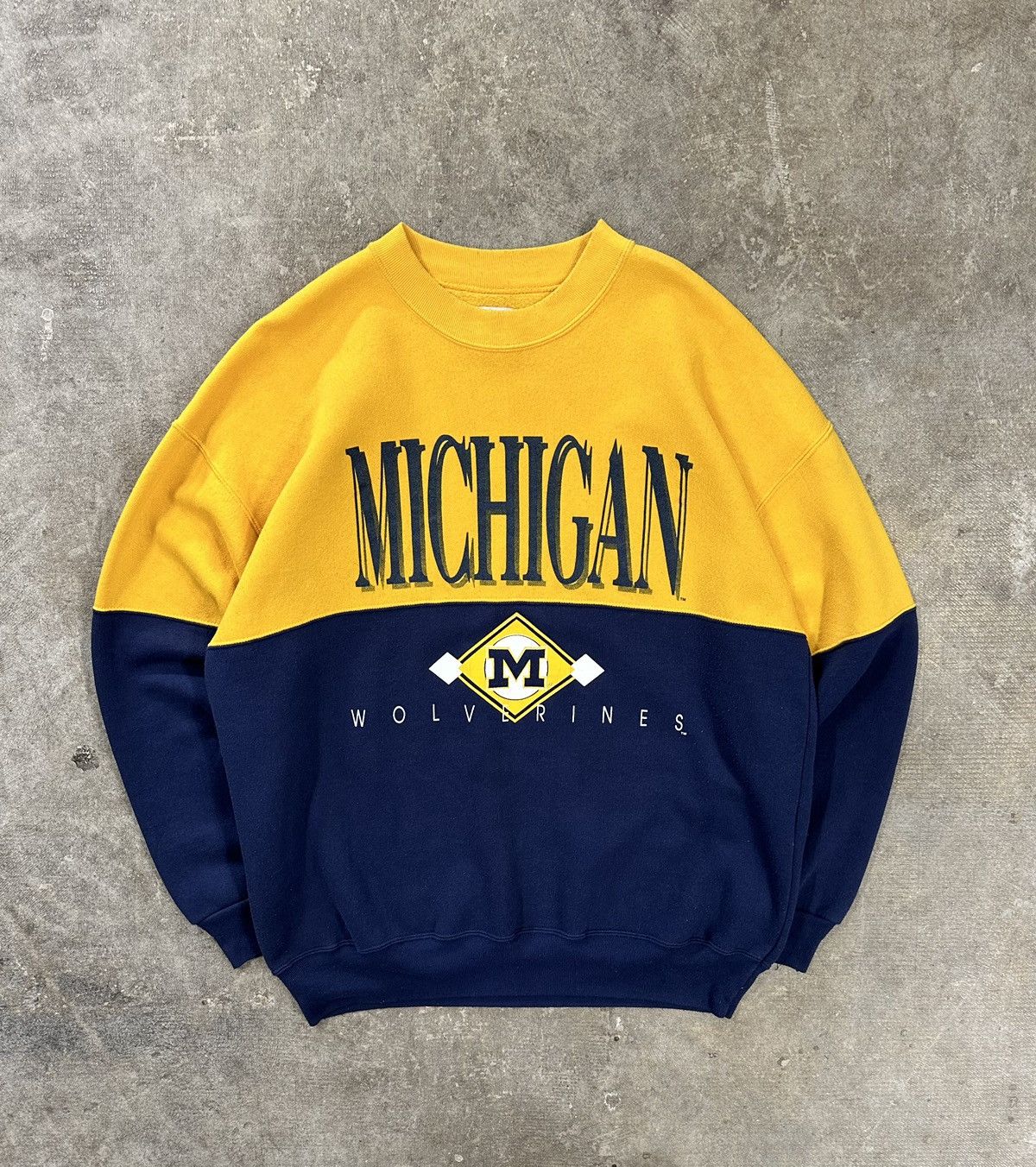 Vintage Vintage 90s Dodger Michigan Wolverines Sweatshirt Size US XL / EU 56 / 4 - 1 Thumbnail