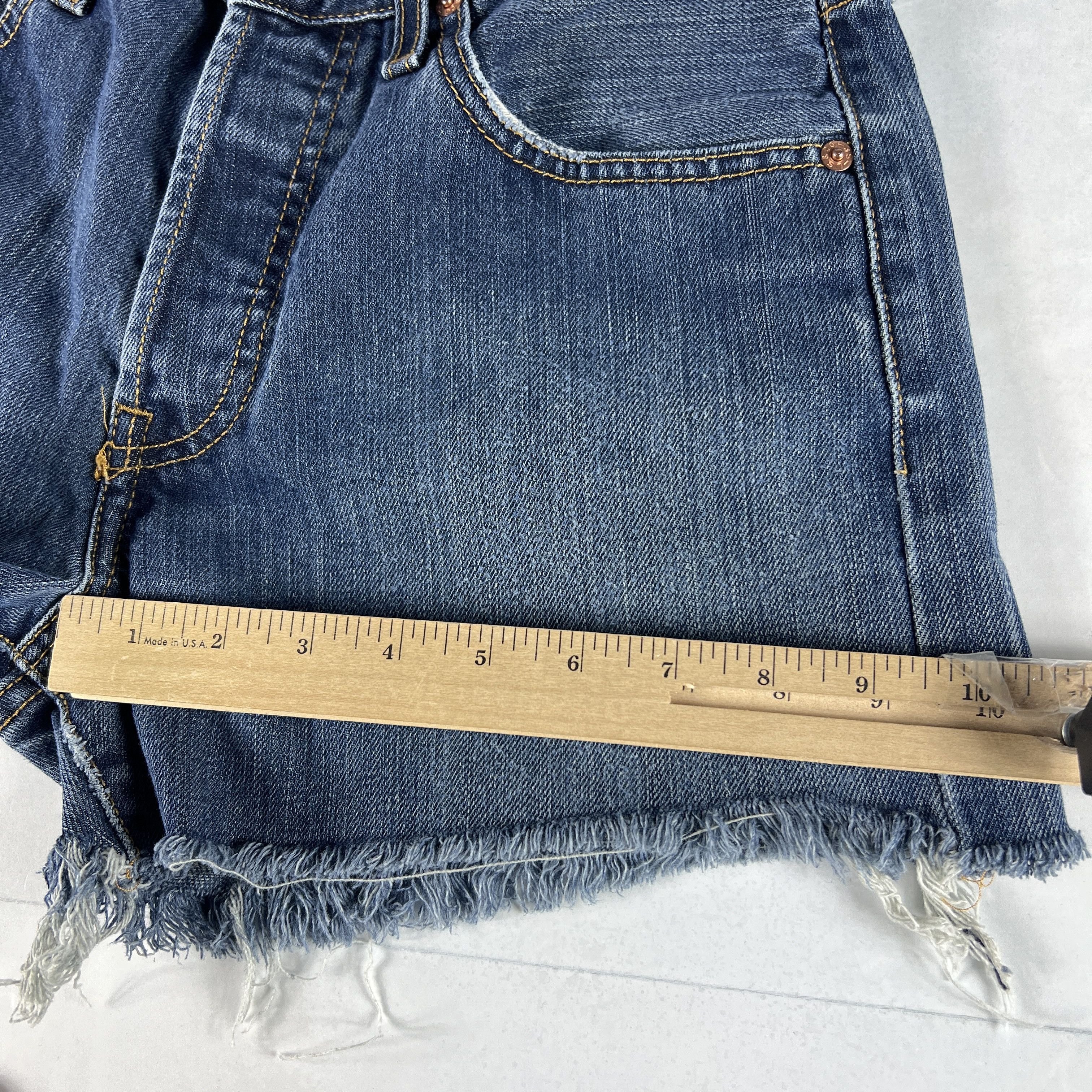 Levi's × Vintage Y2K Levi's Jean Short 501 Cut Off Raw Hem Cotton Denim Jorts Size US 29 - 17 Thumbnail