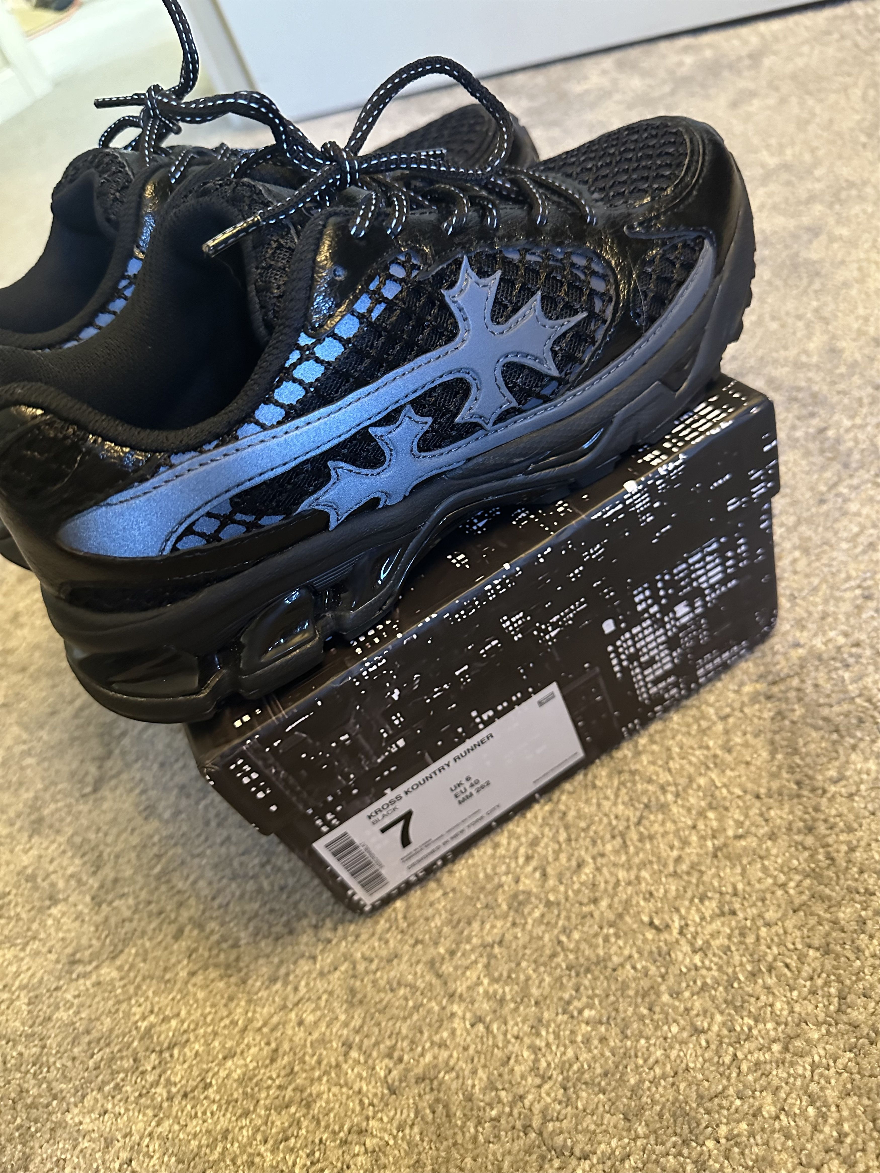 Triple Black Kross Kountry Runner - Footwear