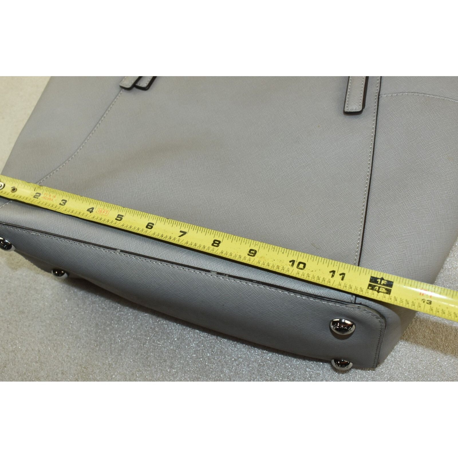 Michael Kors Michael Kors Jet Set Top Zip Tote Saffiano Leather Gray Shou Size ONE SIZE - 17 Thumbnail