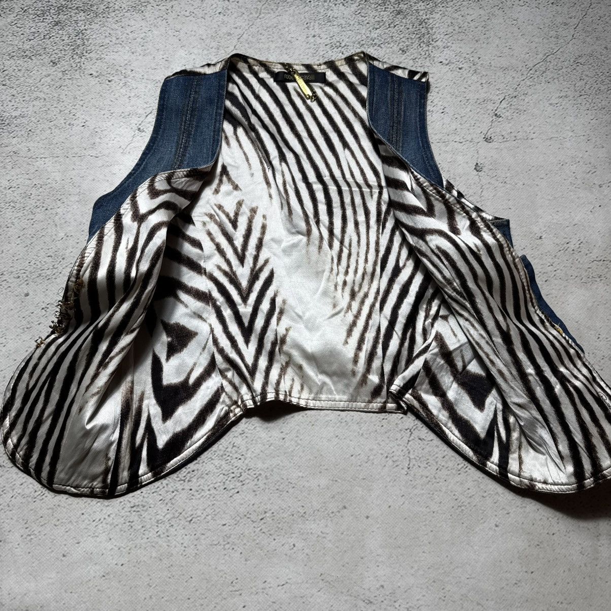 Roberto Cavalli light denim vest roberto cavalli big logo tigers pattern Size S / US 4 / IT 40 - 6 Thumbnail