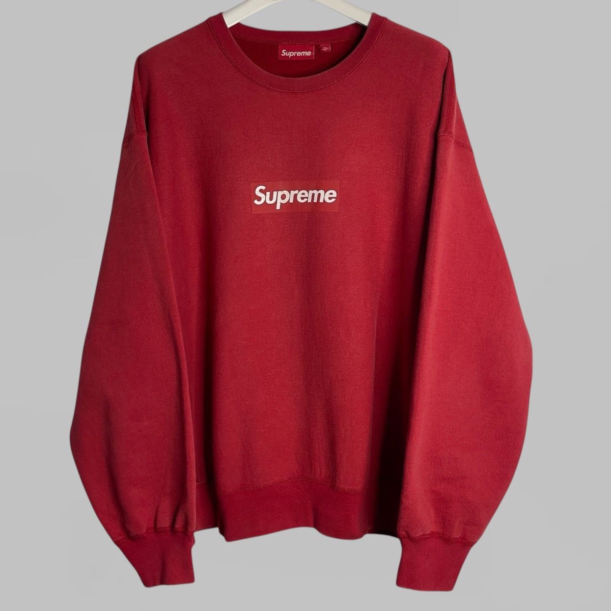 Supreme SUPREME ICONIC RED CRACKED LOGO CREWNECK SIZE XL Size US XL / EU 56 / 4 - 2 Thumbnail