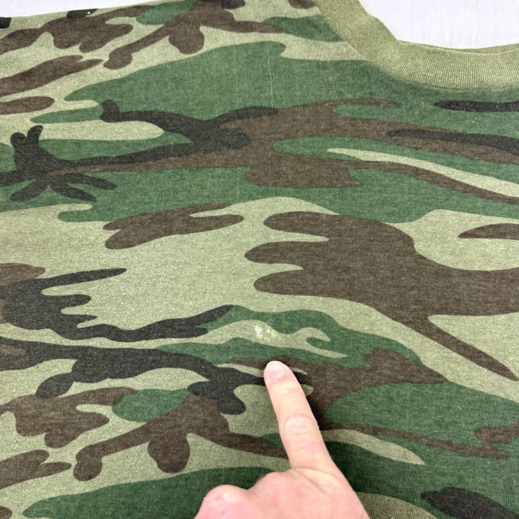 Imperial VINTAGE Imperial Camo Pocket T Shirt Adult Large Hunting Outdoor Nature 80s Made In USA Mens Shirt XS? Size US L / EU 52-54 / 3 - 4 Thumbnail