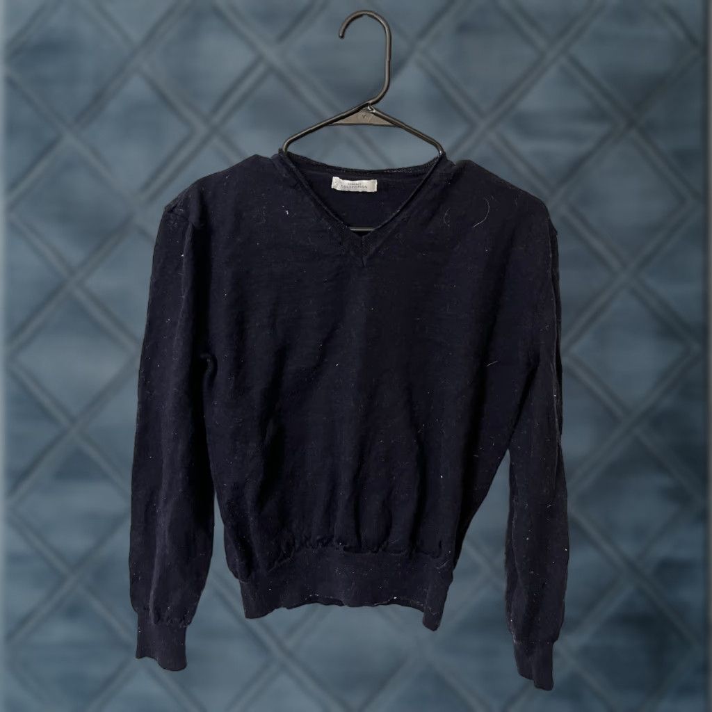Versace VINTAGE Versace Sweater Shirt Men L Wool Merino Navy V-Neck Logo Pullover 90s Size US L / EU 52-54 / 3 - 1 Thumbnail