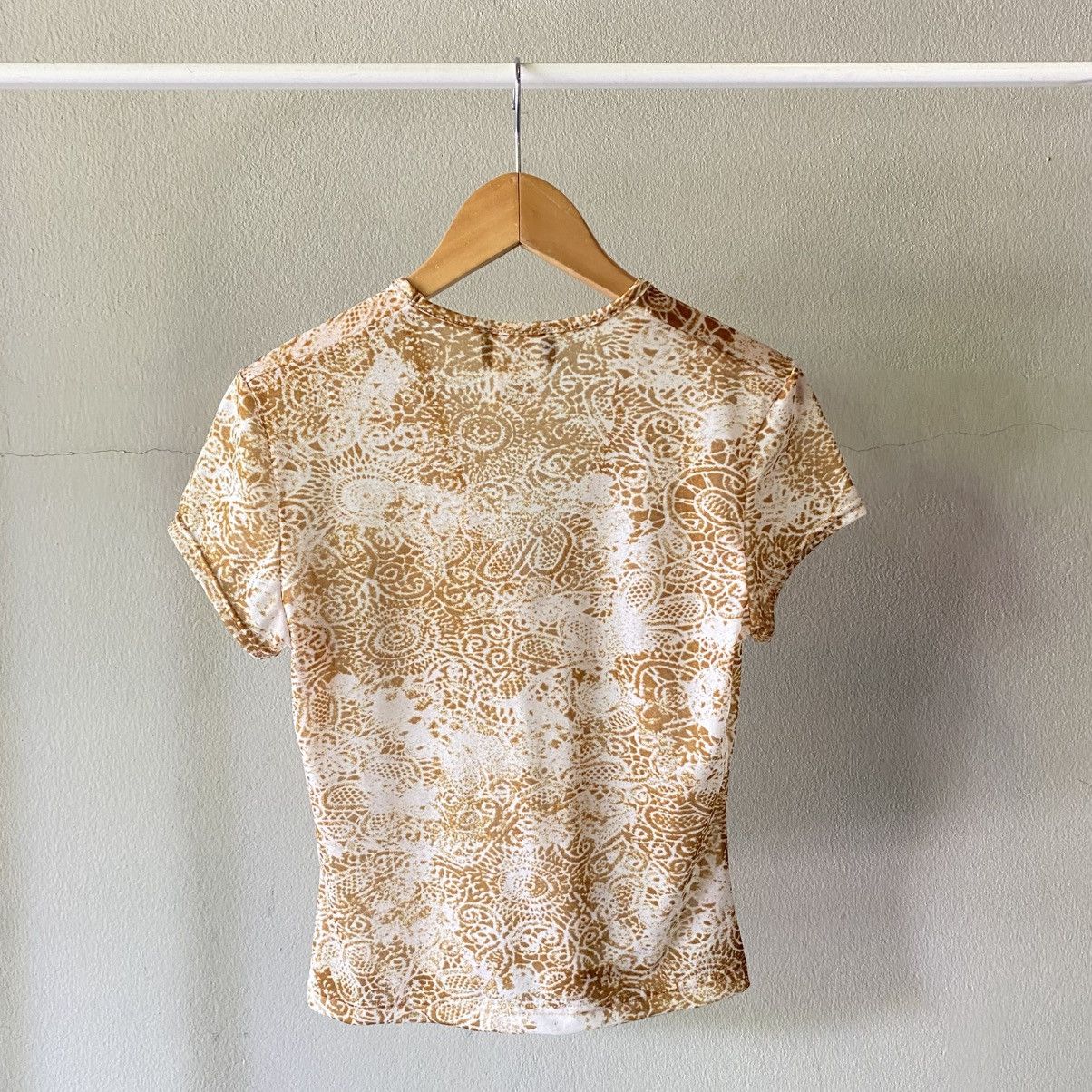 Morgan De Toi MORGAN DE TOI Y2K Beige Lace-Print V-Neck Tee Mesh Size S / US 4 / IT 40 - 2 Thumbnail