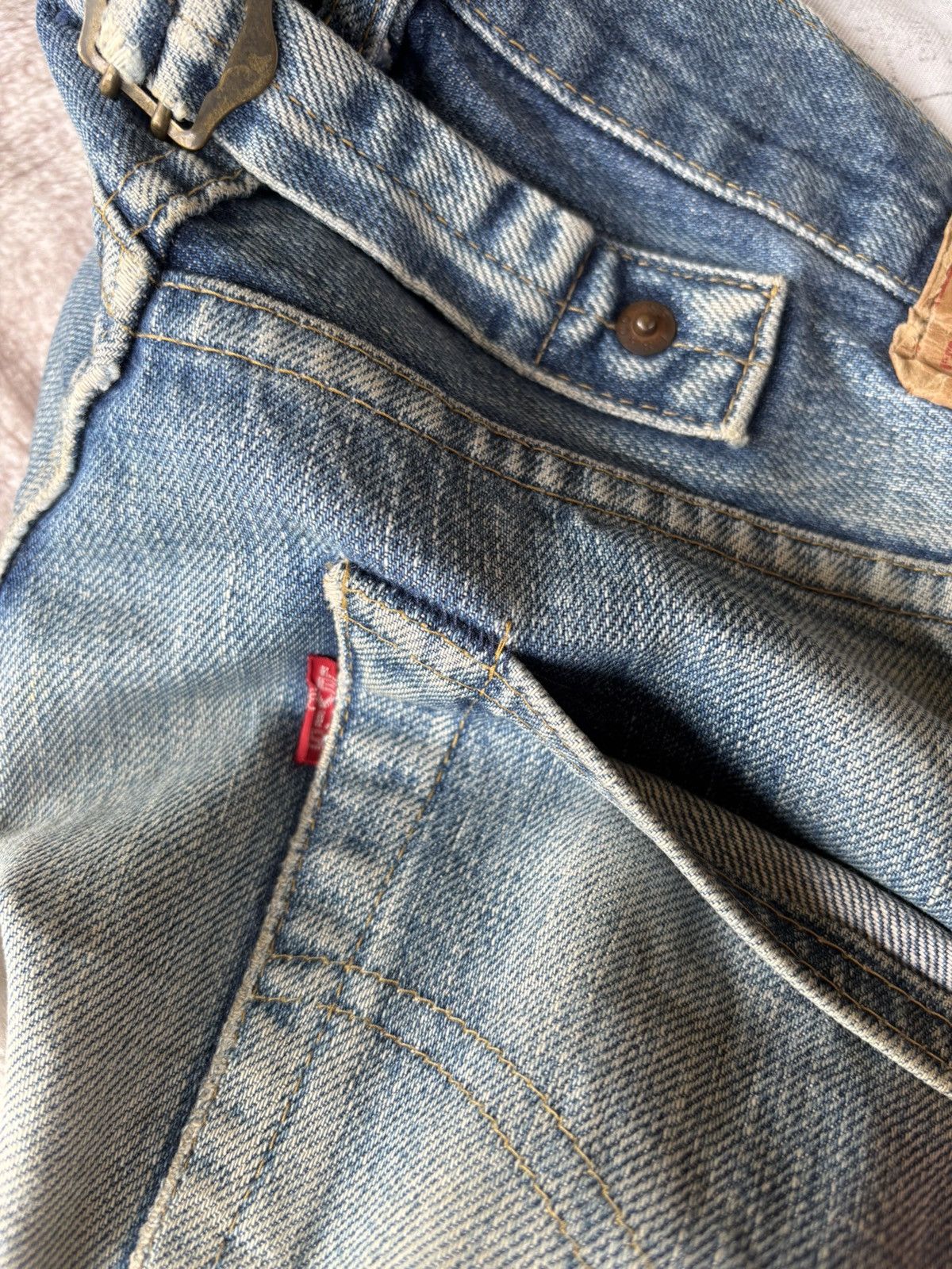 Levi's Vintage 90s Levi’s Big E Buckle Back Lot 701 Selvedge Jeans Size US 32 / EU 48 - 12 Thumbnail