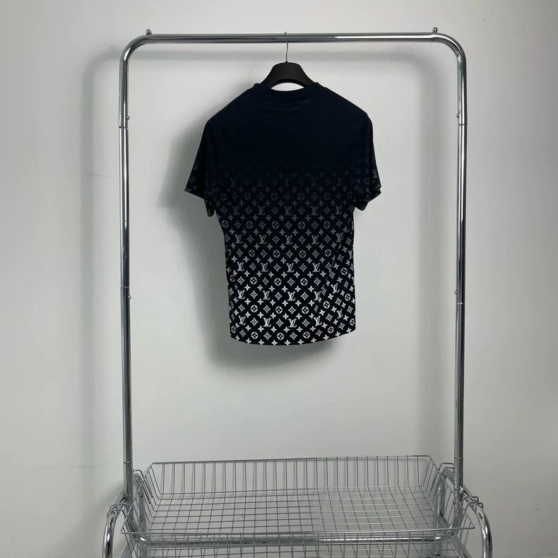 Louis Vuitton Louis Vuitton Gradient presbyopic short sleeve Size US S / EU 44-46 / 1 - 2 Thumbnail