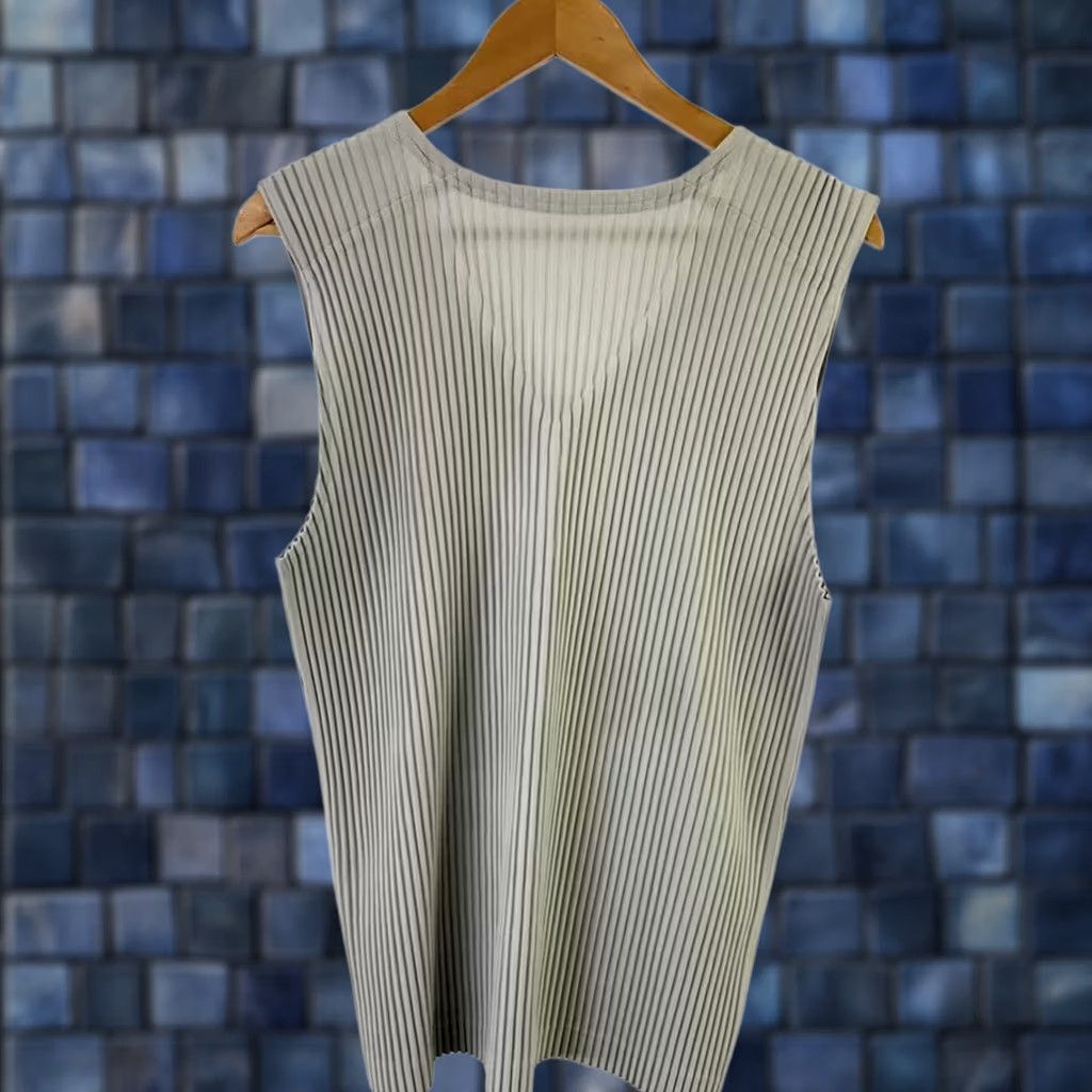 Issey Miyake ISSEY MIYAKE V-neck Pleated Vest Mens XL Gray Pleated Vest Size US XL / EU 56 / 4 - 1 Thumbnail