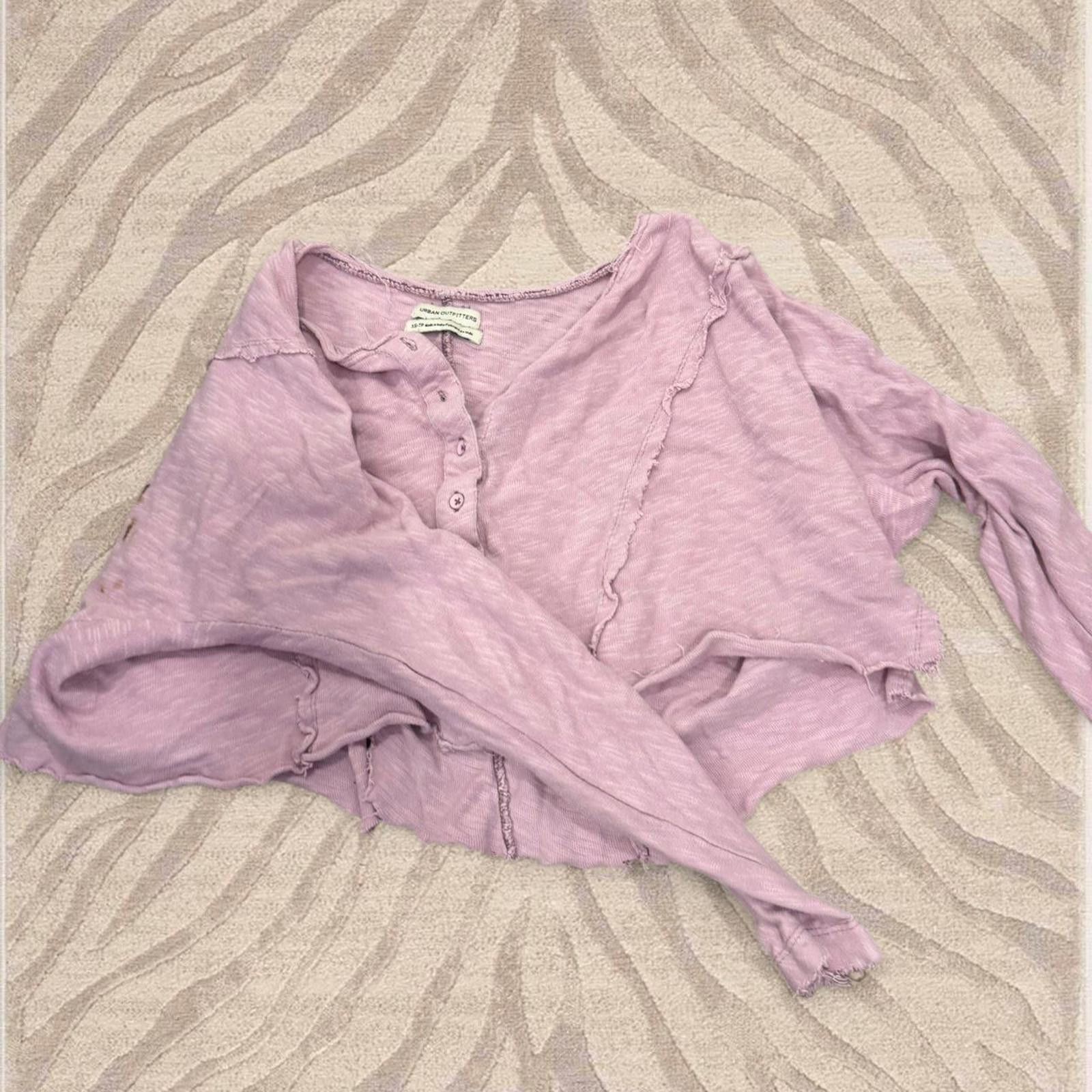 Urban Outfitters 🌸 Urban Outfitters Pink Long Sleeve Top – XS Size XS / US 0-2 / IT 36-38 - 1 Thumbnail