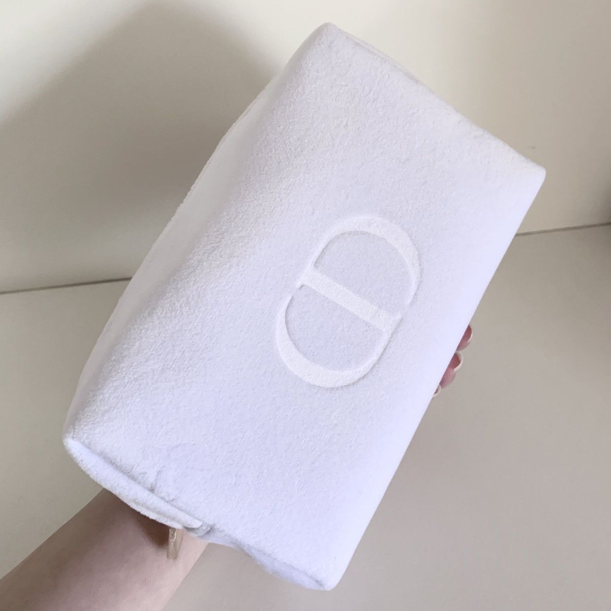 Dior Dior fuzzy white zippy pouch Size ONE SIZE - 1 Thumbnail