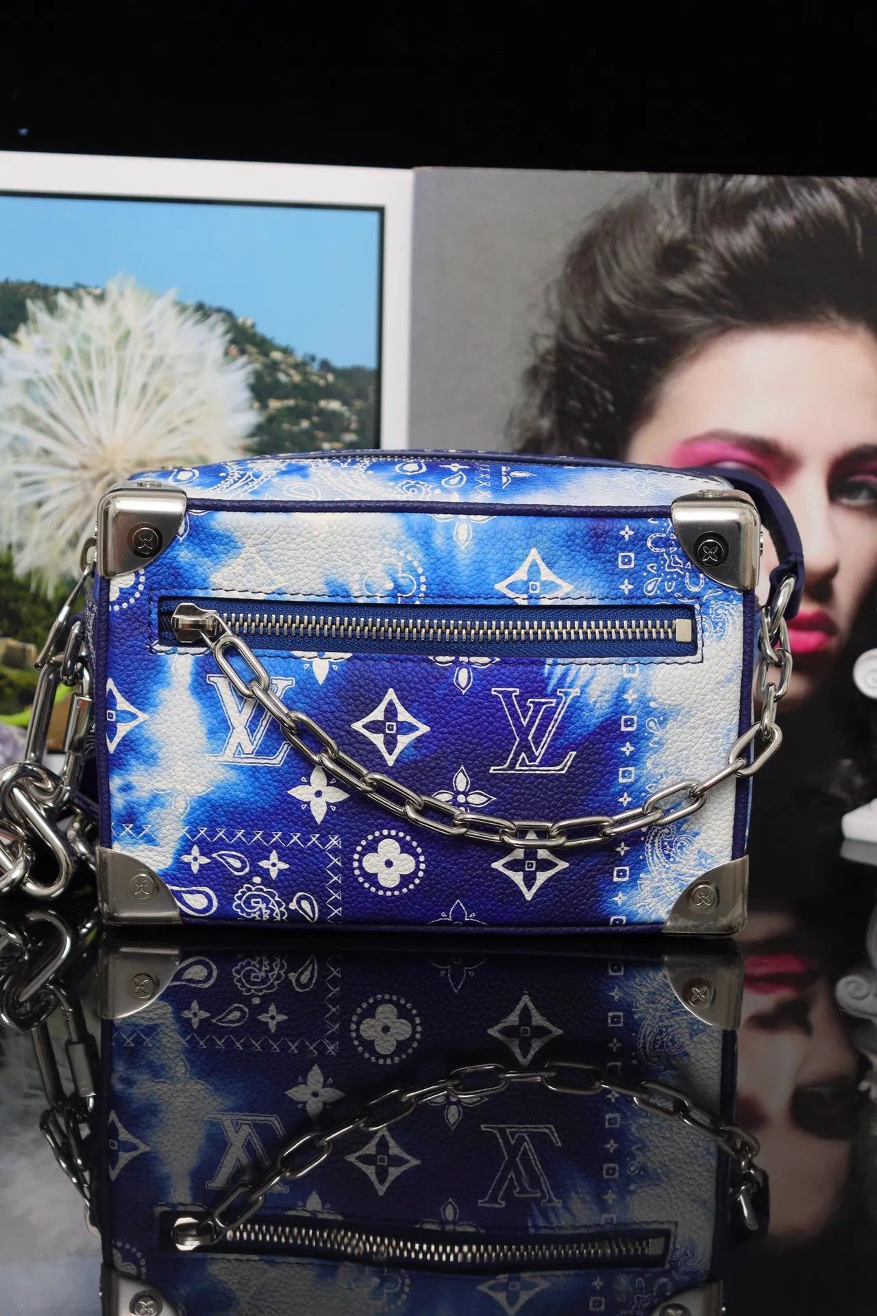 Louis Vuitton LV Soft Trunk Blue & White 2022 Chip no dustbag Size ONE SIZE - 2 Thumbnail