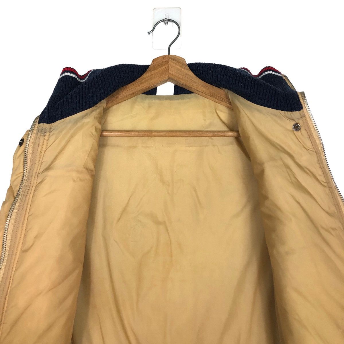 Japanese Brand 🔥Vtg Cropped Bomber Jacket Tommy Hilfiger Girl Size US M / EU 48-50 / 2 - 12 Thumbnail