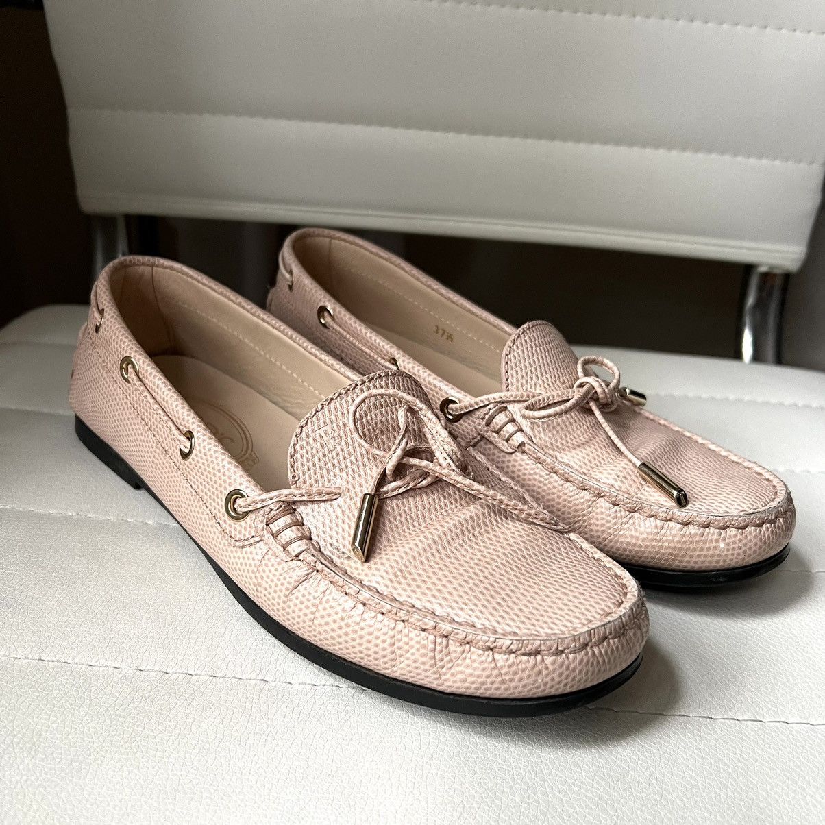 Tod's Tod’s blush pink luxury loafers size 37.5 leather Size US 7.5 / IT 37.5 - 1 Thumbnail