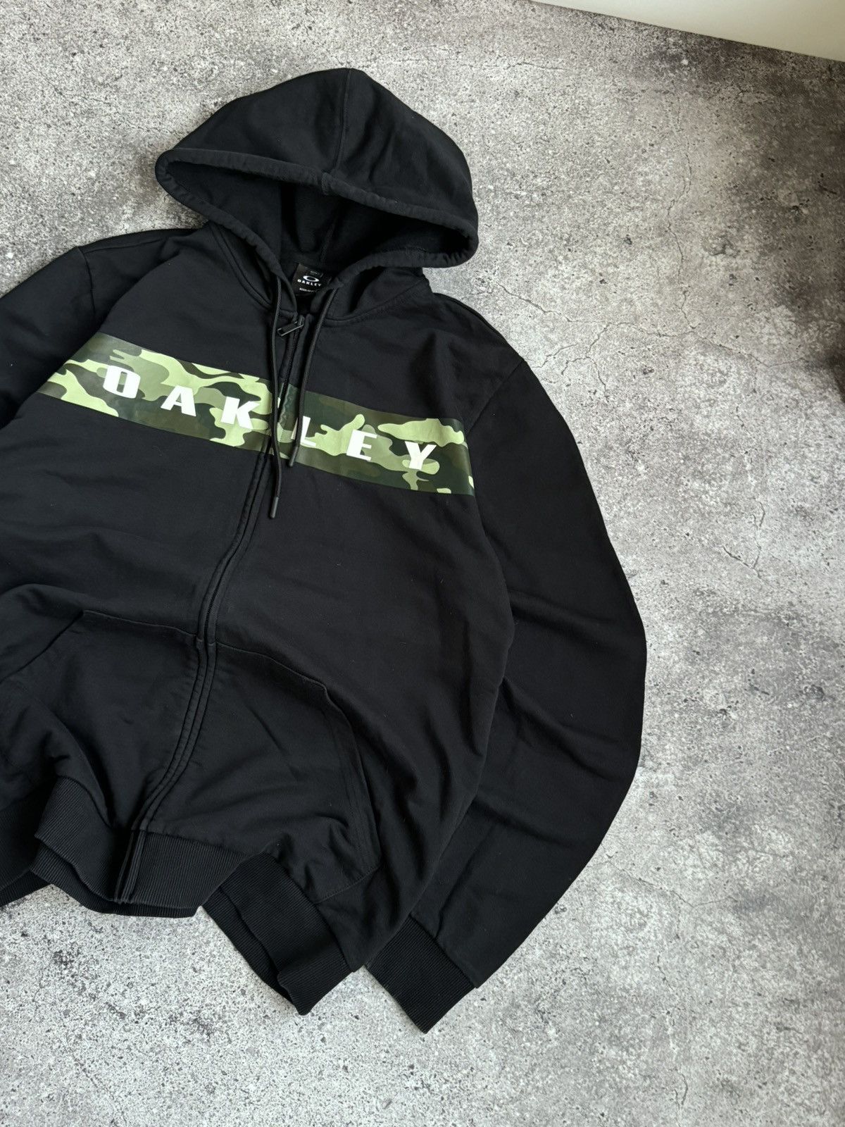 Oakley × Vintage Vintage Oakley outdoor Y2K oversized camo zip hoodie Size US L / EU 52-54 / 3 - 3 Thumbnail