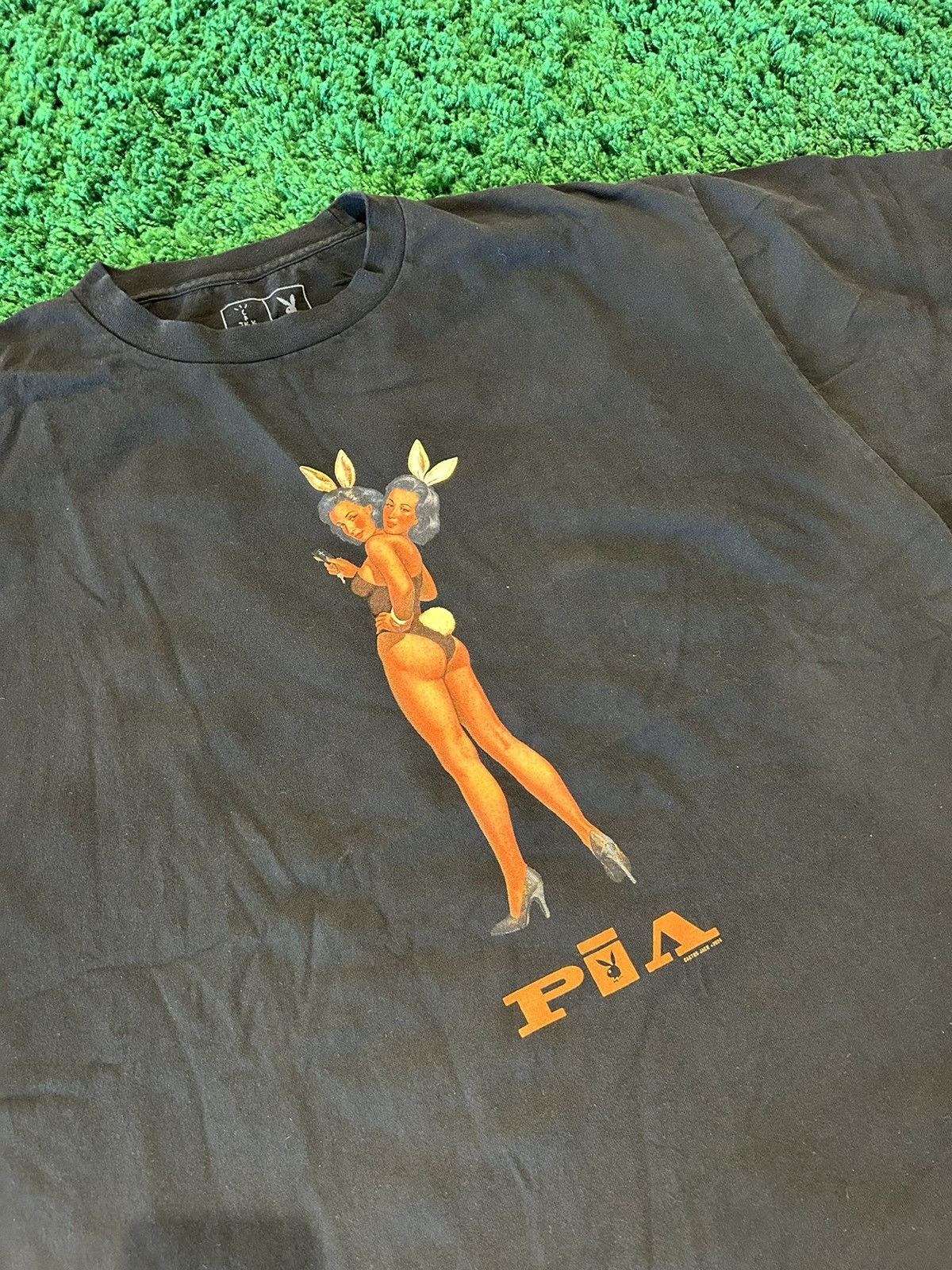 Playboy × Travis Scott Travis Scott Playboy Tee Black Size US XXL / EU 58 / 5 - 2 Thumbnail