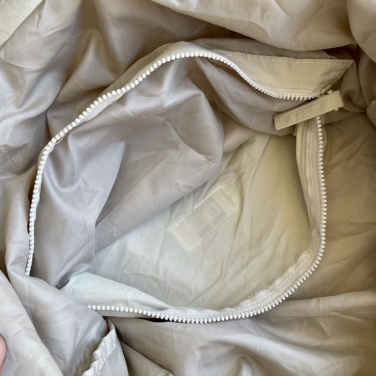 Japanese Brand × Uniqlo Versatile Uniqlo Drawstring Shoulder Bag Size ONE SIZE - 5 Thumbnail