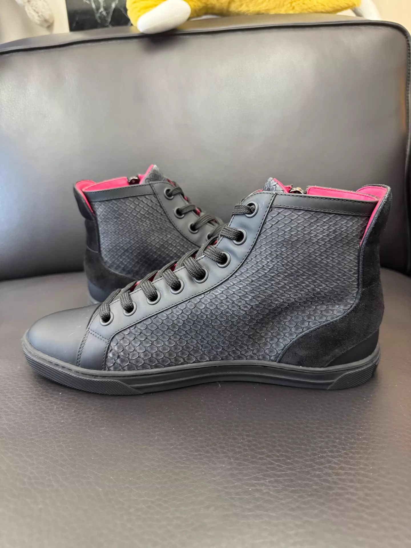 Louis Vuitton LV Black Python High-Top Sneaker Size 40 (New, Minor Wear) Size US 7 / EU 40 - 4 Thumbnail
