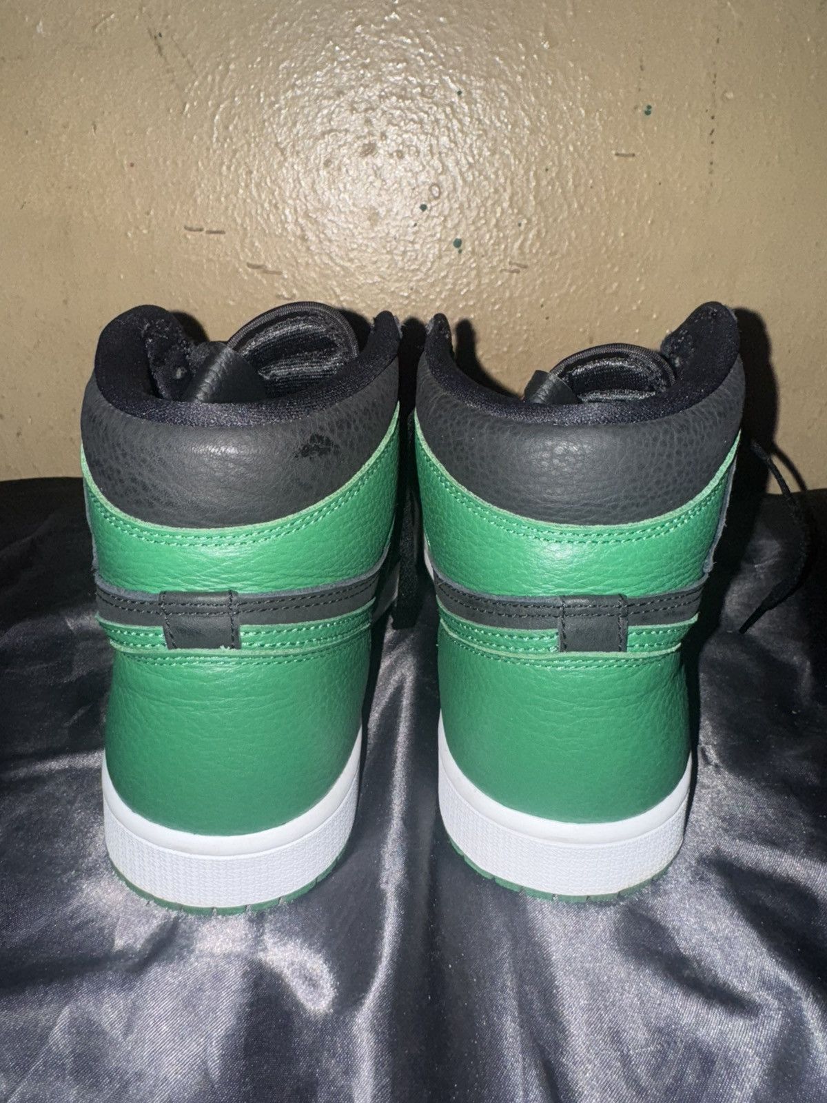 Nike Jordan’s Size US 9.5 / EU 42-43 - 4 Thumbnail