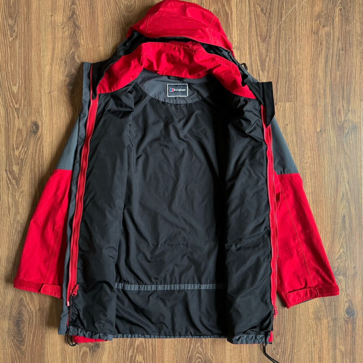 Berghaus × Goretex Vintage Berghaus Gore-Tex Jacket Men’s GTX Size:L Red/Gray Size US L / EU 52-54 / 3 - 4 Thumbnail