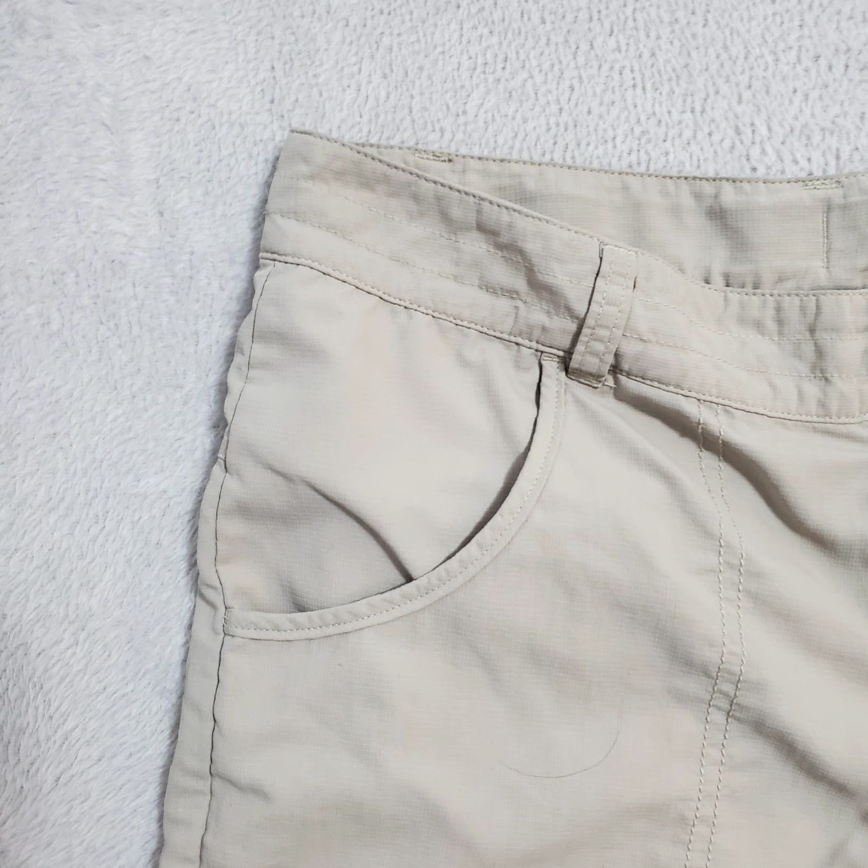 Vintage Columbia Shorts Women L 14-16 Omni-Shade Beige Nylon 4.5 in Hike Outdoor Camping/Travel Activewear Size 36" / US 14 / IT 50 - 4 Thumbnail