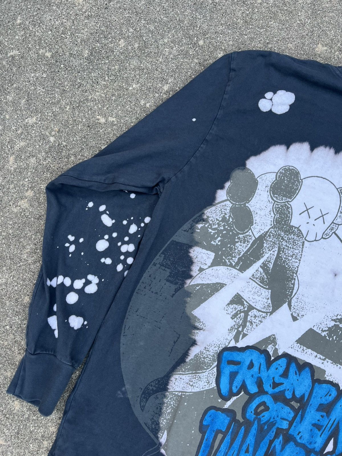 Fragment Design × Kaws × Travis Scott Travis Scott KAWS Fragment Design Long Sleeve Shirt Size L Size US L / EU 52-54 / 3 - 12 Thumbnail